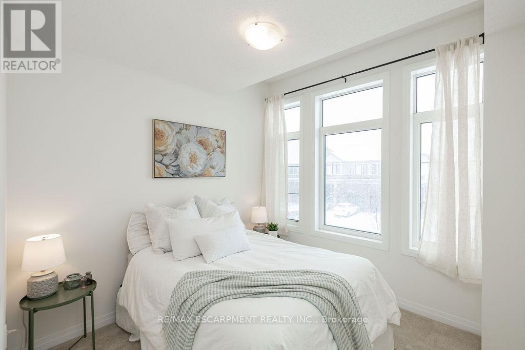 66 Freedom Crescent, Hamilton, ON - Indoor Photo Showing Bedroom