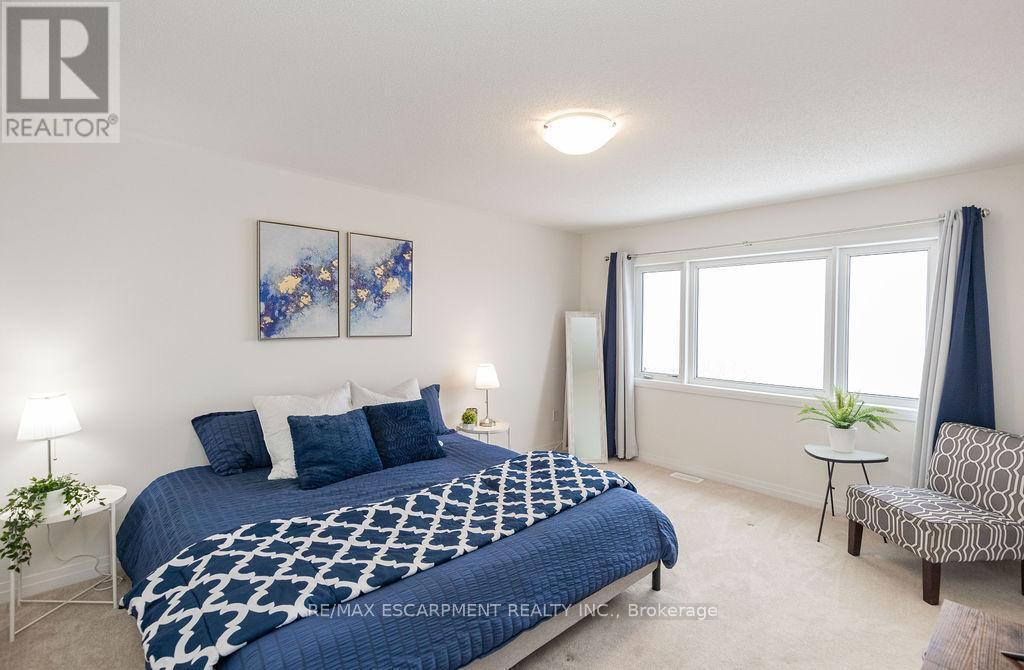 66 Freedom Crescent, Hamilton, ON - Indoor Photo Showing Bedroom
