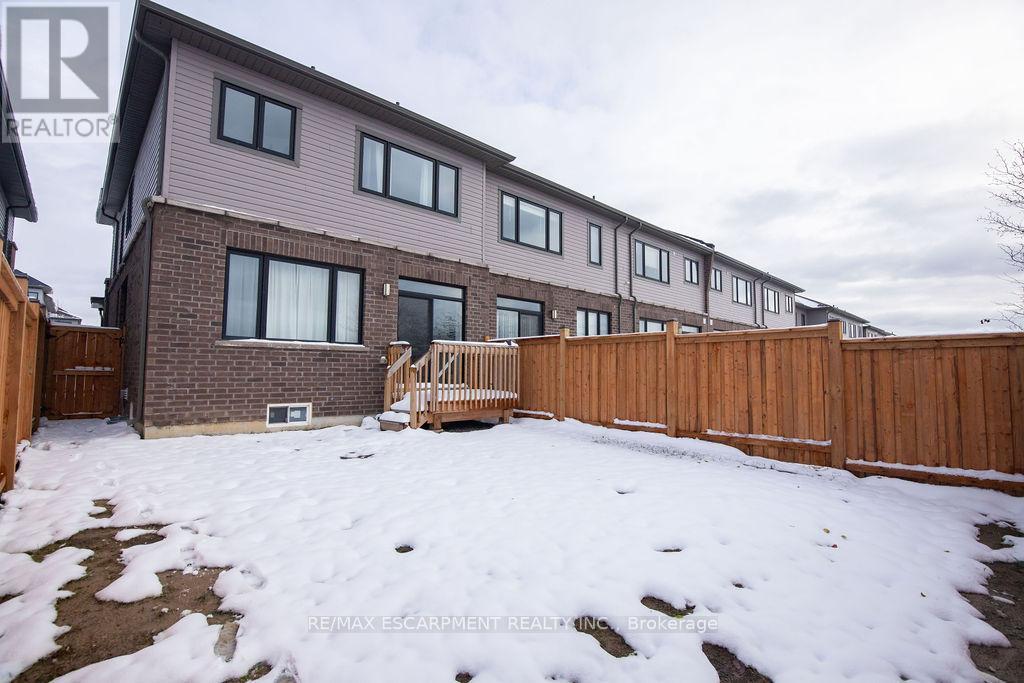 66 Freedom Crescent, Hamilton, ON - Outdoor