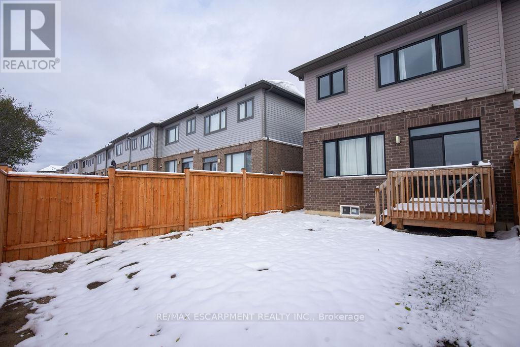 66 Freedom Crescent, Hamilton, ON - Outdoor