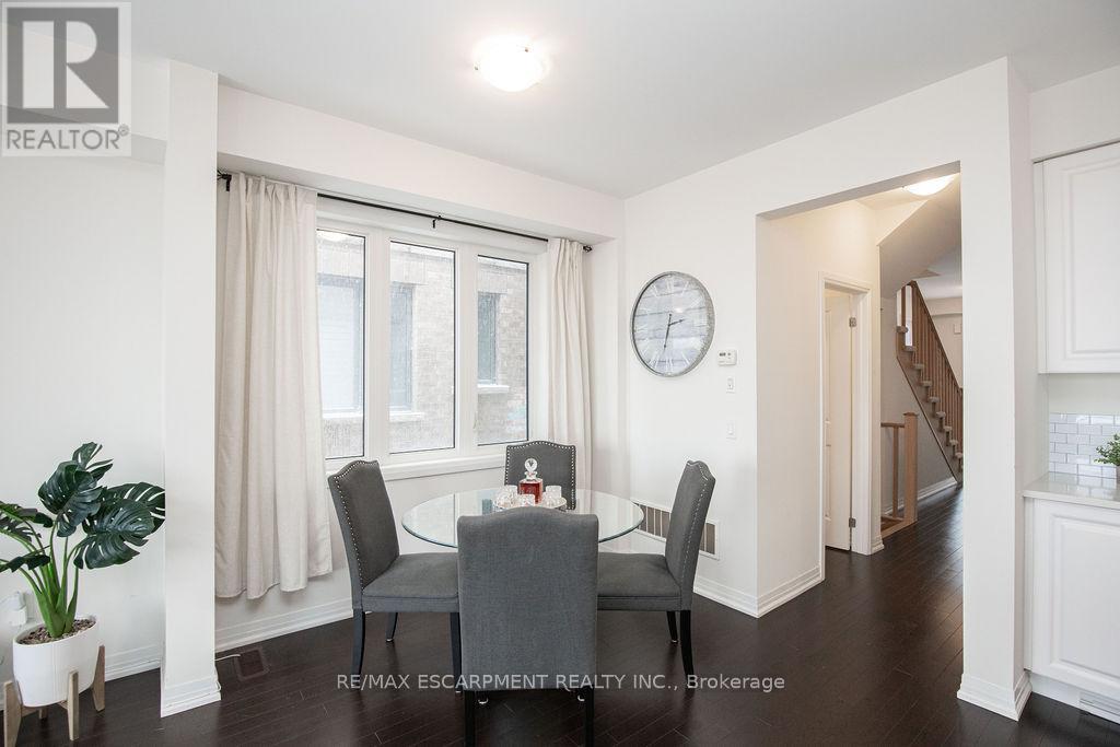 66 Freedom Crescent, Hamilton, ON - Indoor Photo Showing Dining Room