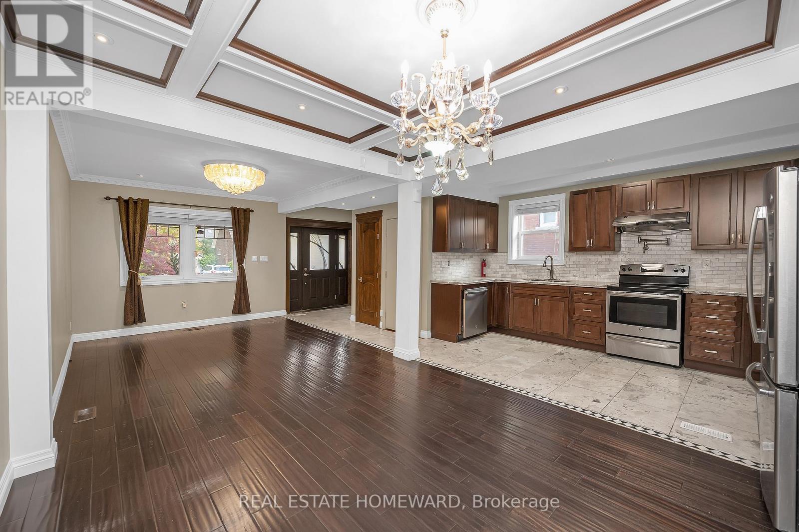 Main2Nd - 71 Paisley Avenue N, Hamilton, ON - Indoor Photo Showing Kitchen