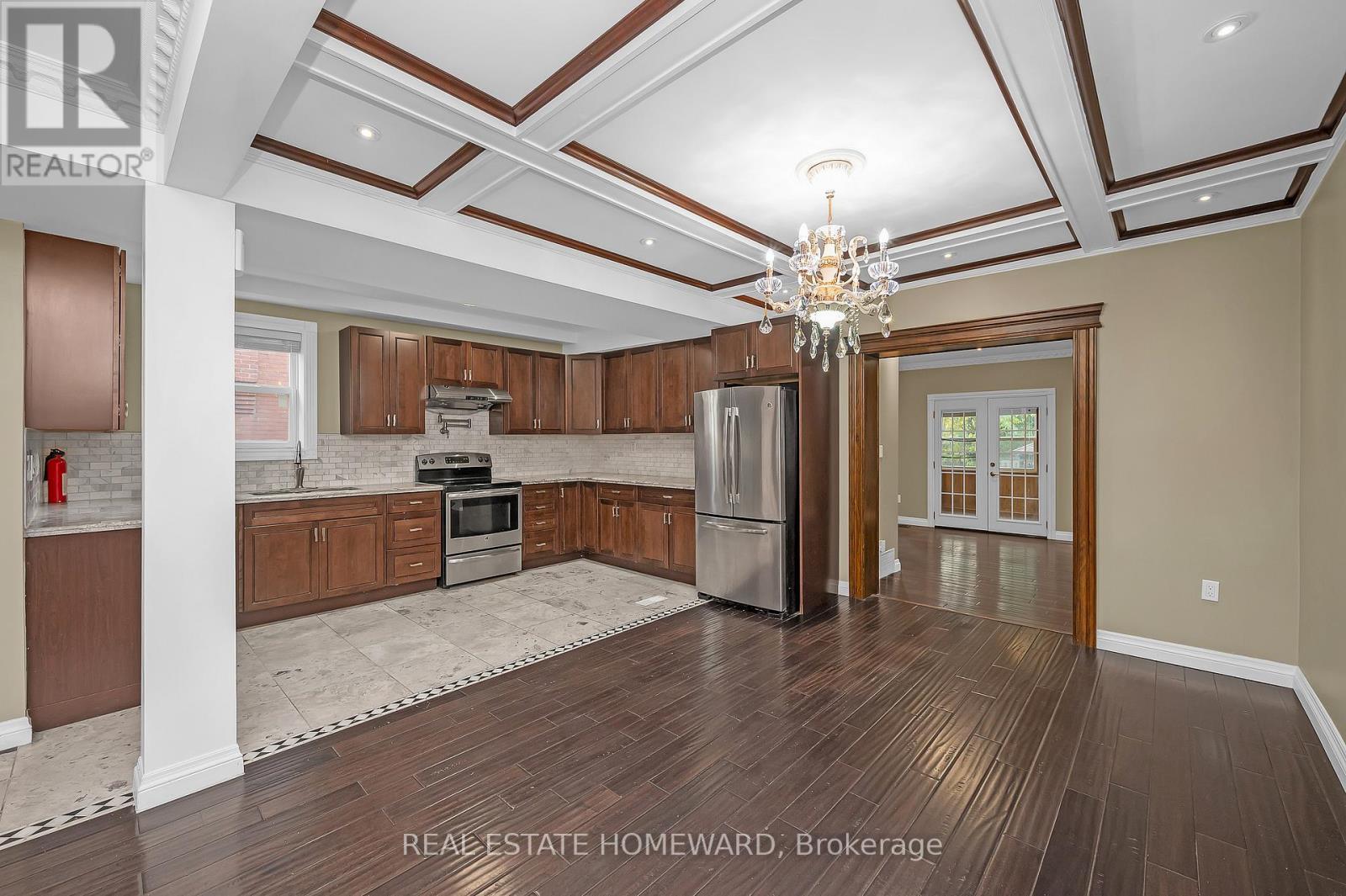 Main2Nd - 71 Paisley Avenue N, Hamilton, ON - Indoor Photo Showing Kitchen