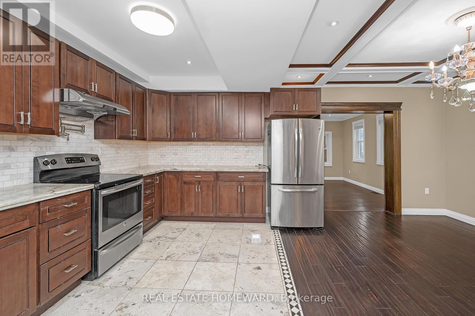 Main2Nd - 71 Paisley Avenue N, Hamilton, ON - Indoor Photo Showing Kitchen
