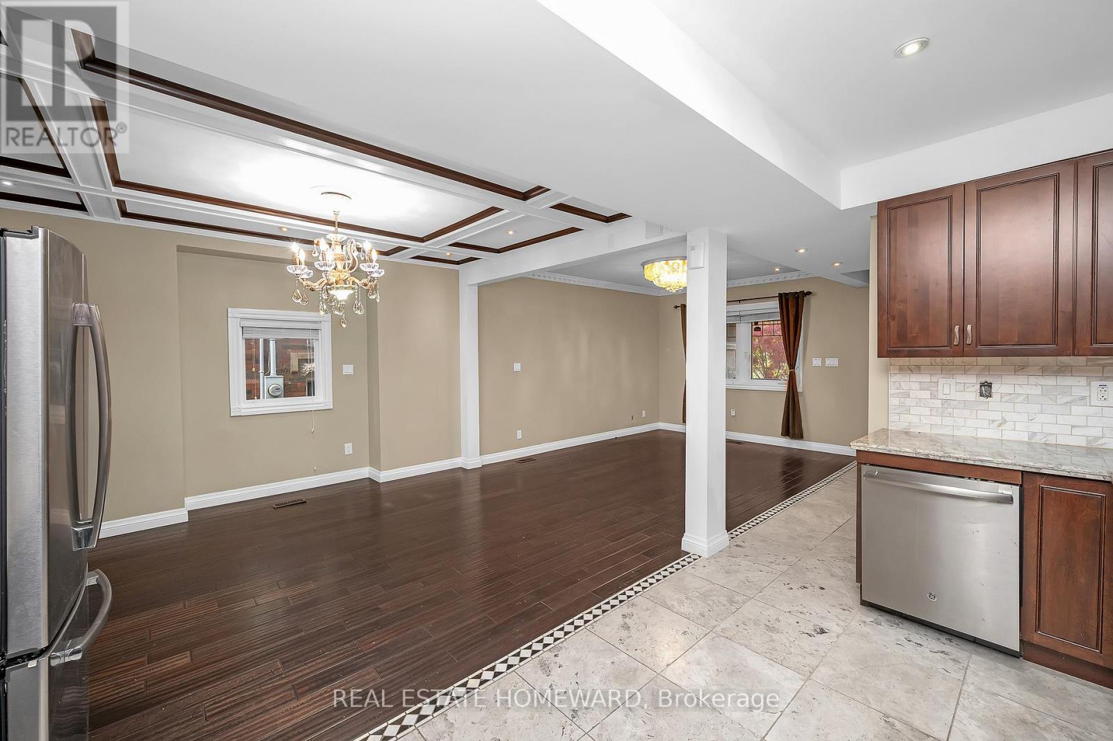 Main2Nd - 71 Paisley Avenue N, Hamilton, ON - Indoor Photo Showing Kitchen