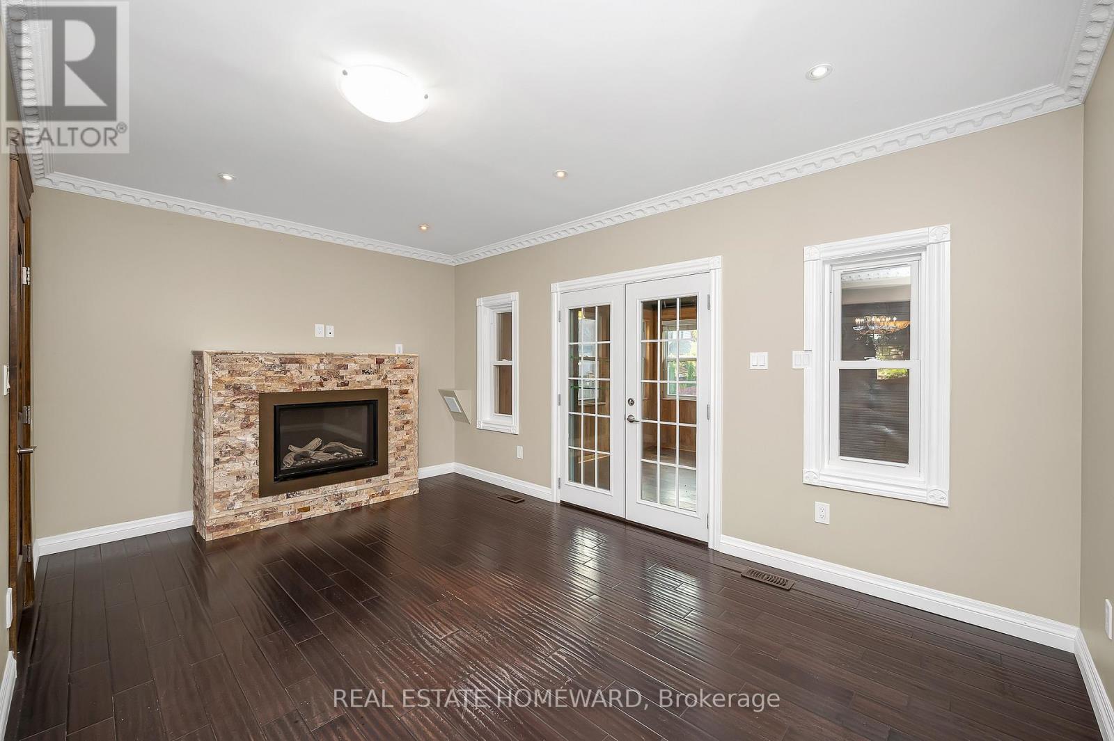 Main2Nd - 71 Paisley Avenue N, Hamilton, ON - Indoor Photo Showing Living Room With Fireplace