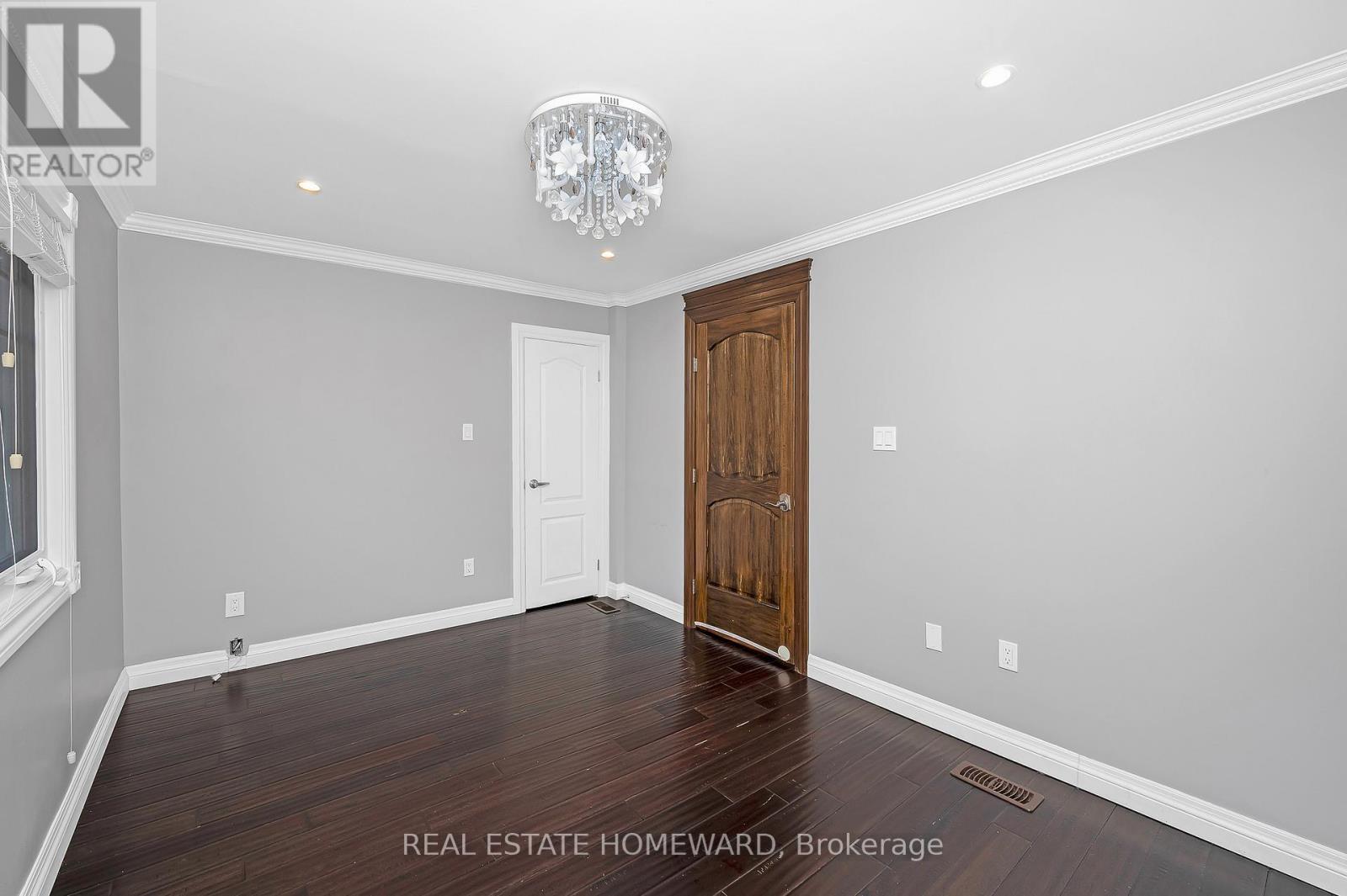 Main2Nd - 71 Paisley Avenue N, Hamilton, ON - Indoor Photo Showing Other Room