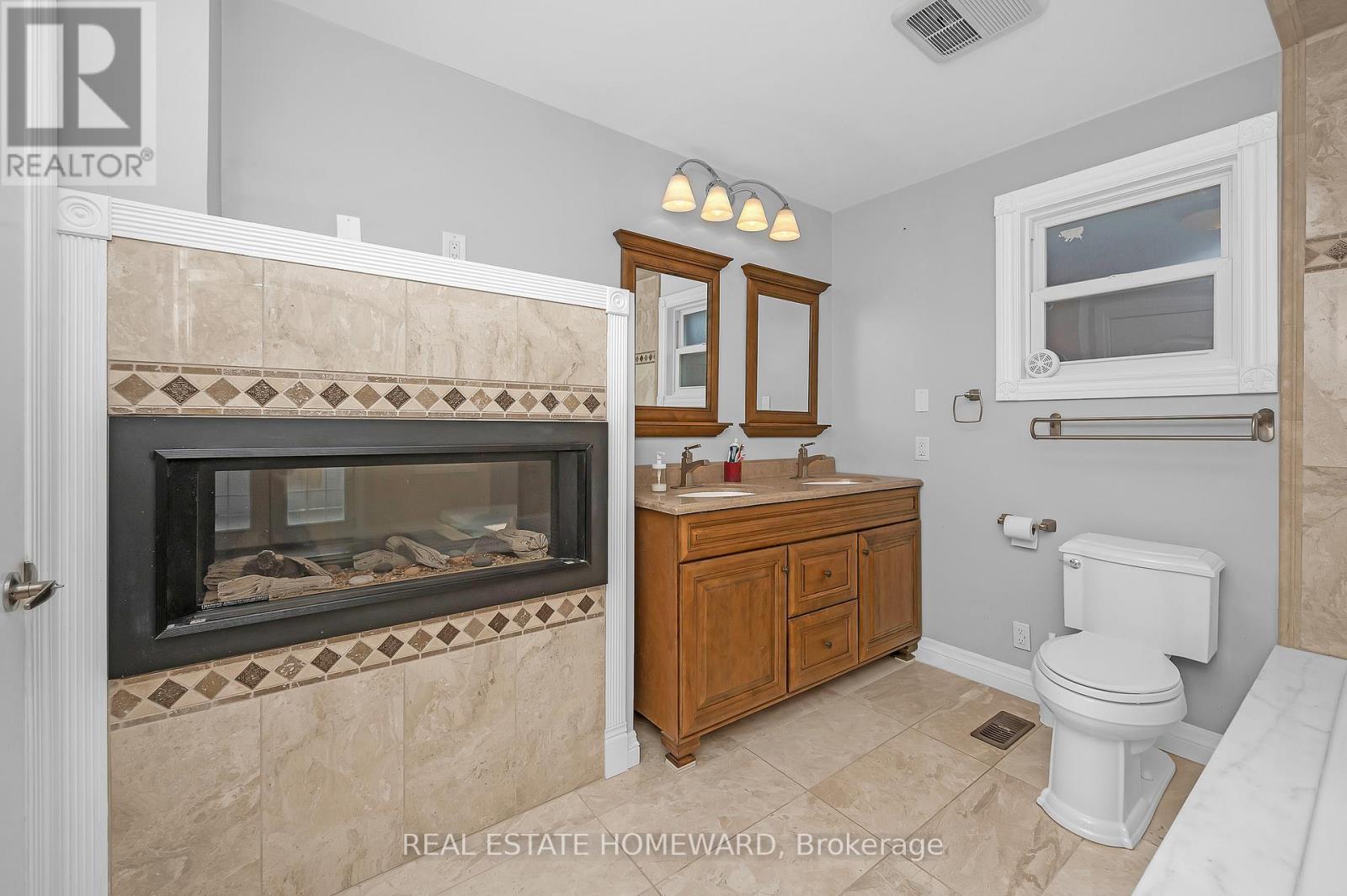 Main2Nd - 71 Paisley Avenue N, Hamilton, ON - Indoor Photo Showing Bathroom With Fireplace