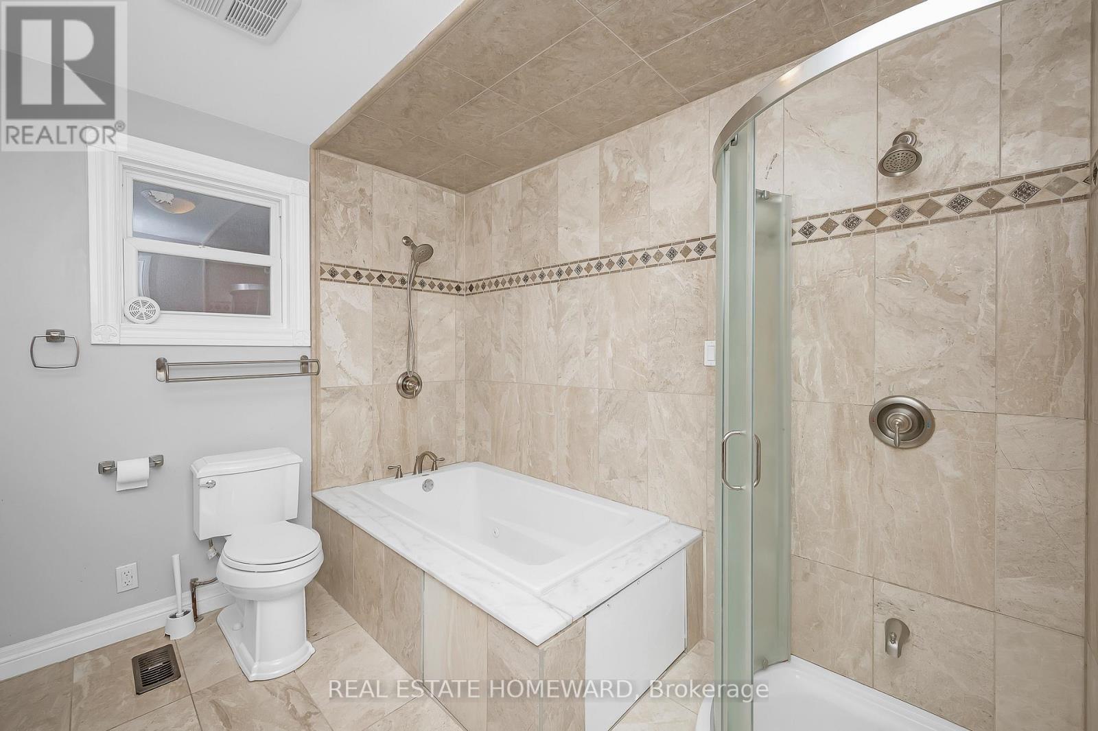 Main2Nd - 71 Paisley Avenue N, Hamilton, ON - Indoor Photo Showing Bathroom