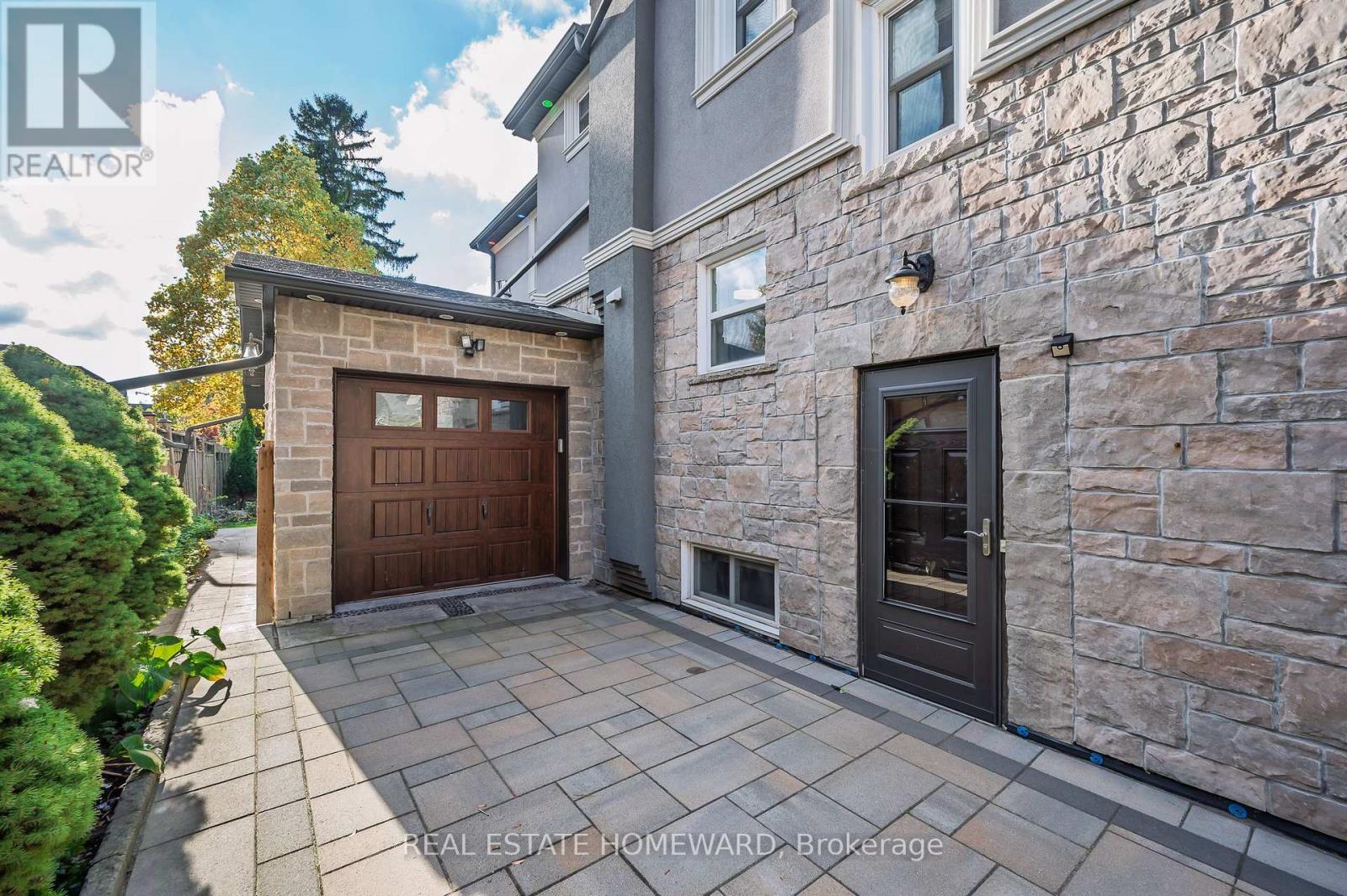 Main2Nd - 71 Paisley Avenue N, Hamilton, ON - Outdoor