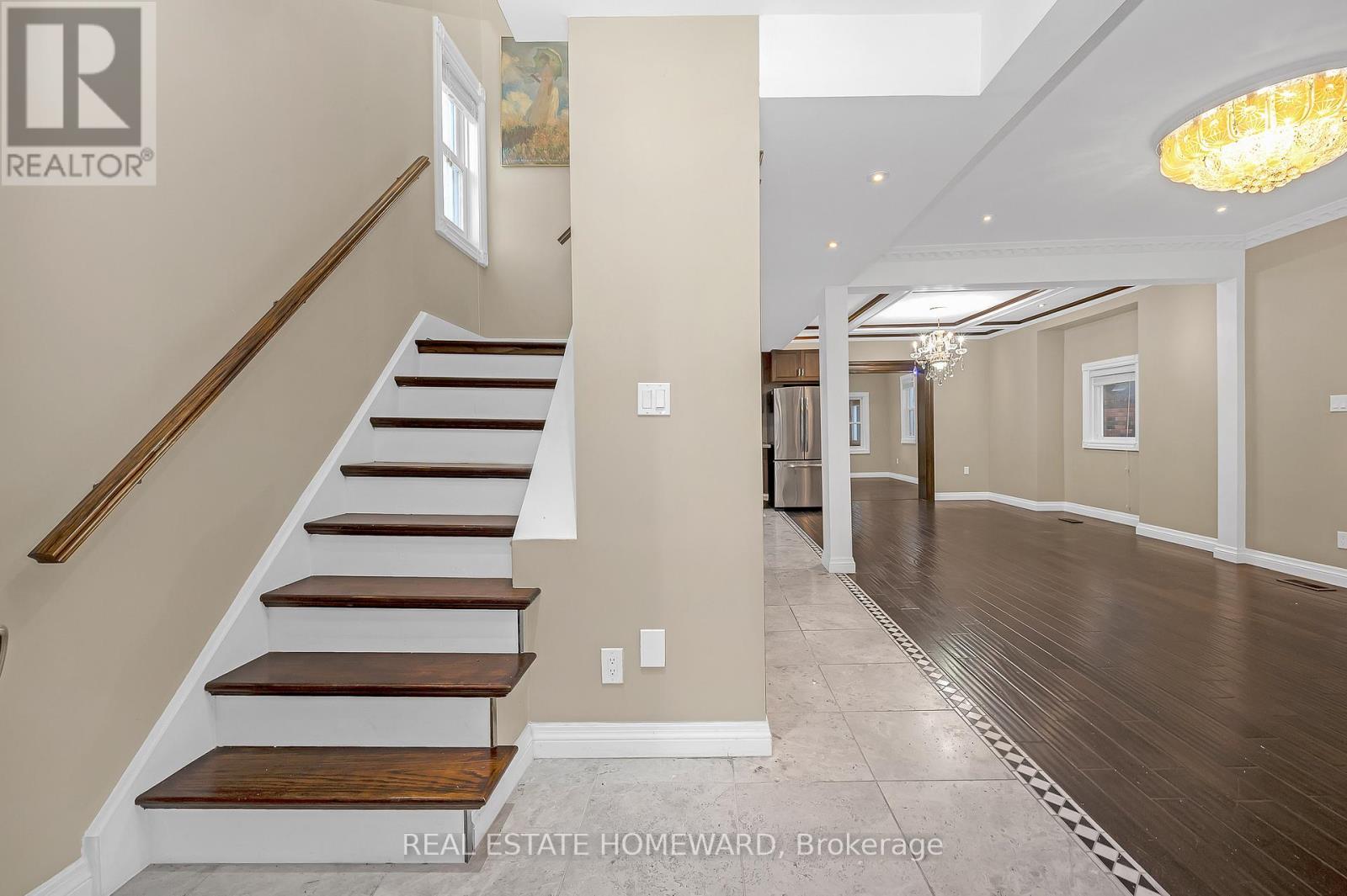 Main2Nd - 71 Paisley Avenue N, Hamilton, ON - Indoor Photo Showing Other Room