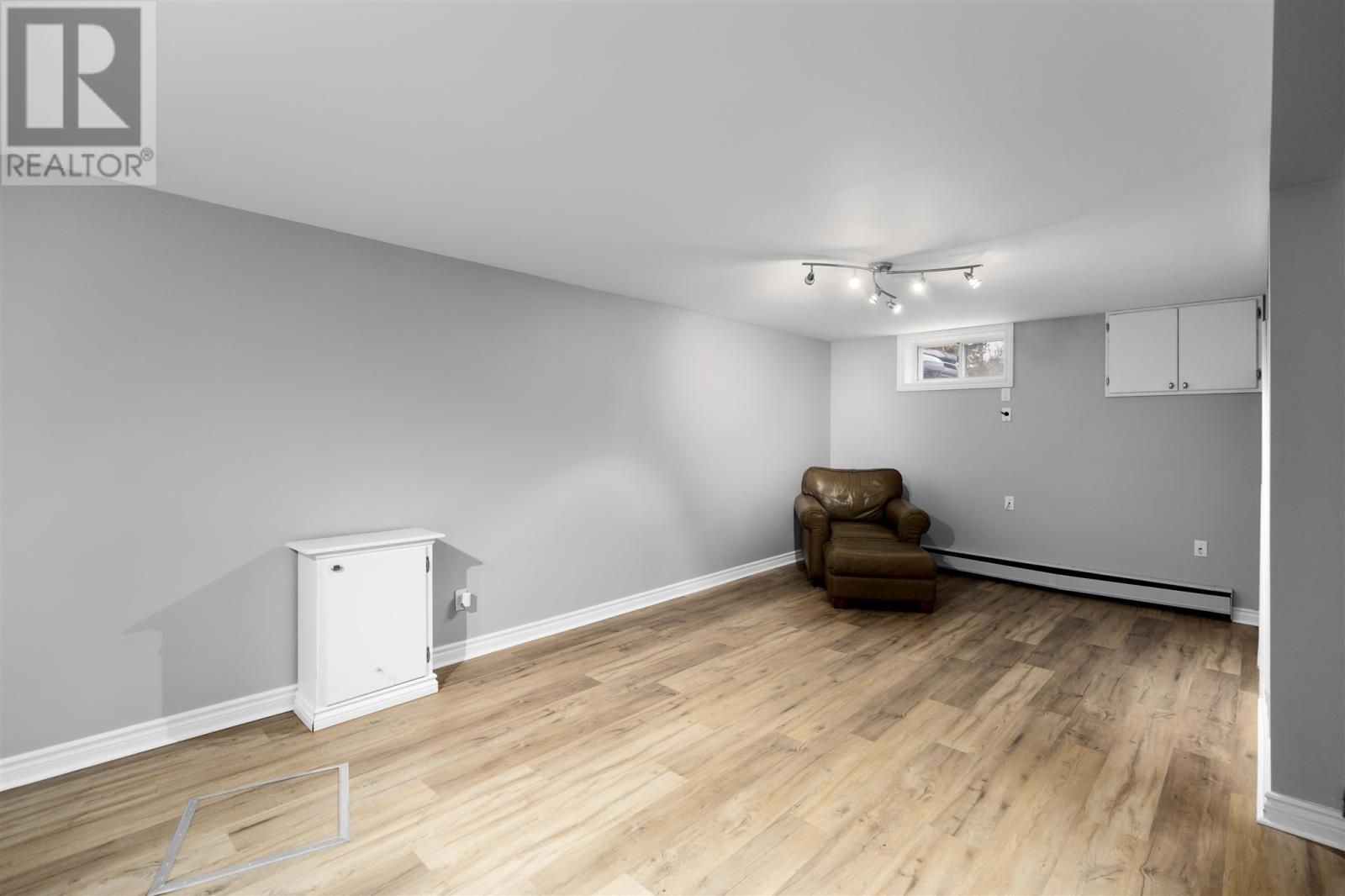 225 Hugill St, Sault Ste. Marie, ON - Indoor