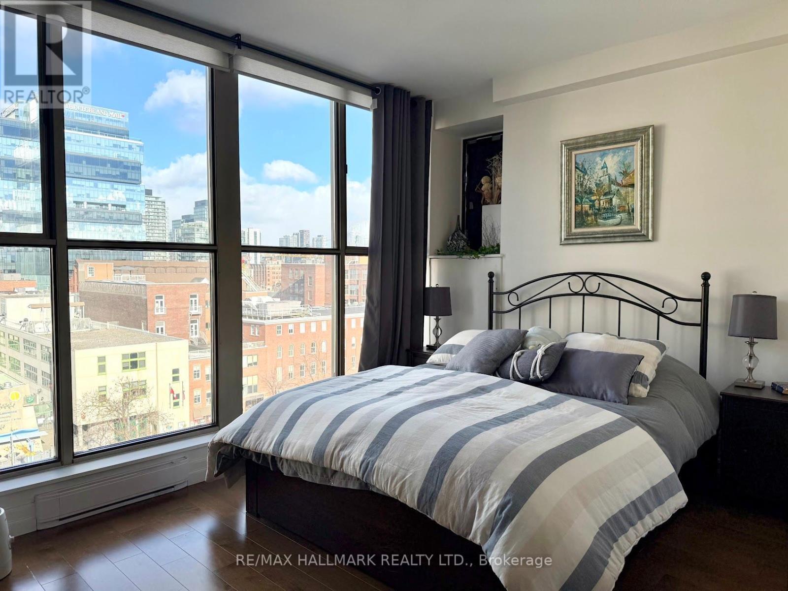 927 - 65 Scadding Avenue, Toronto, ON - Indoor Photo Showing Bedroom