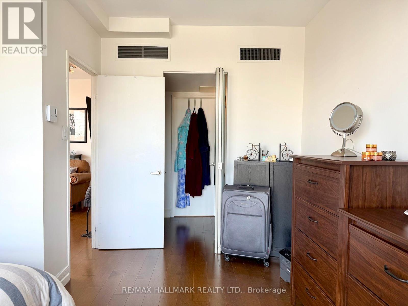 927 - 65 Scadding Avenue, Toronto, ON - Indoor