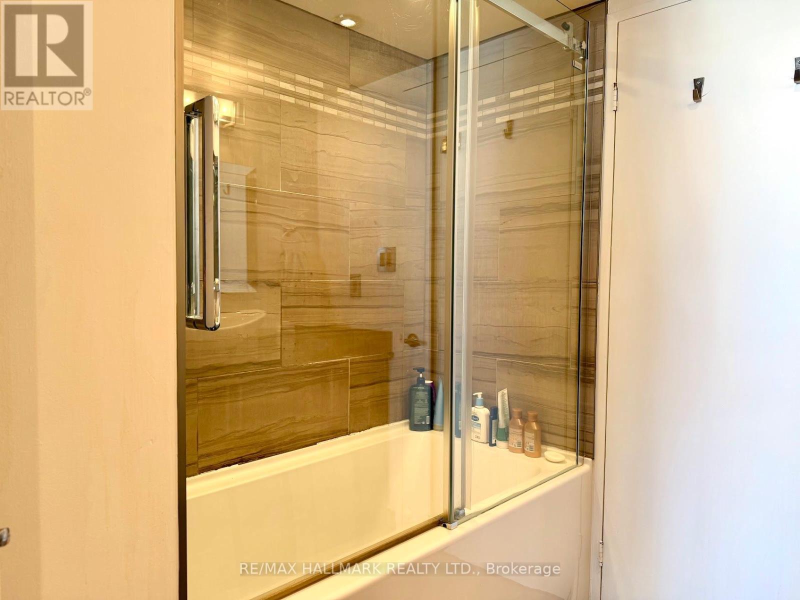 927 - 65 Scadding Avenue, Toronto, ON - Indoor Photo Showing Bathroom