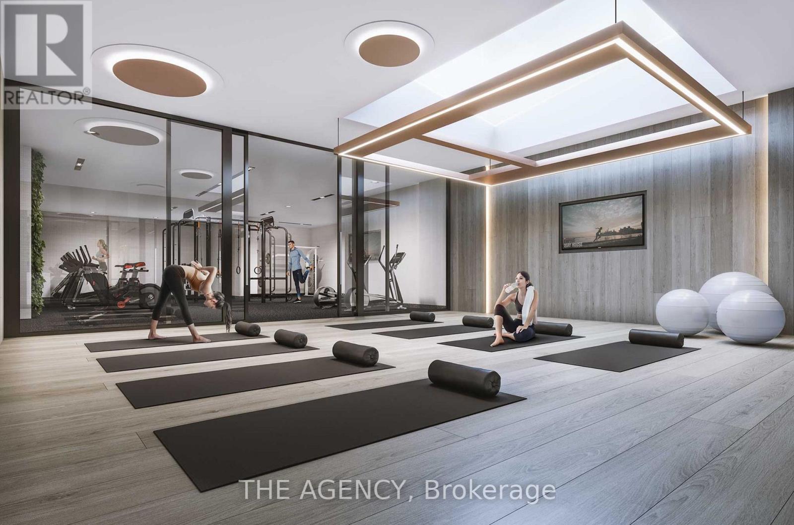 719 - 15 Richardson Street S, Toronto, ON - Indoor Photo Showing Gym Room