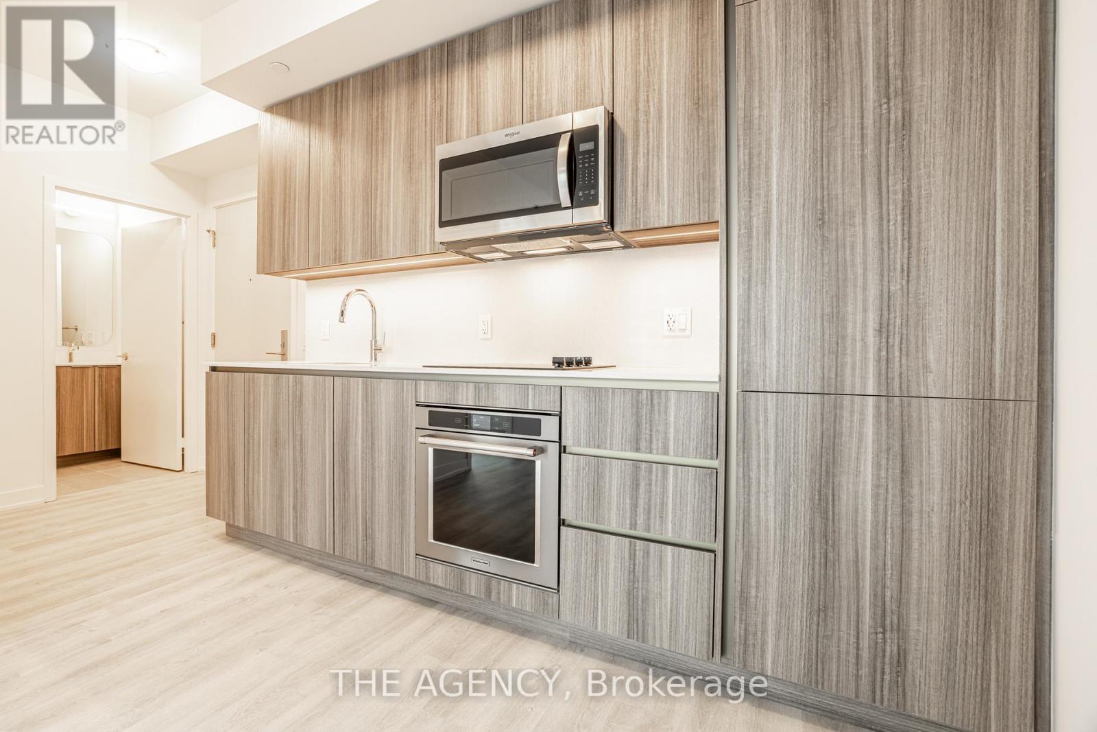 719 - 15 Richardson Street S, Toronto, ON - Indoor Photo Showing Kitchen