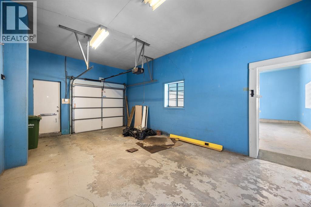 3207 Bruce, Windsor, ON - Indoor Photo Showing Garage