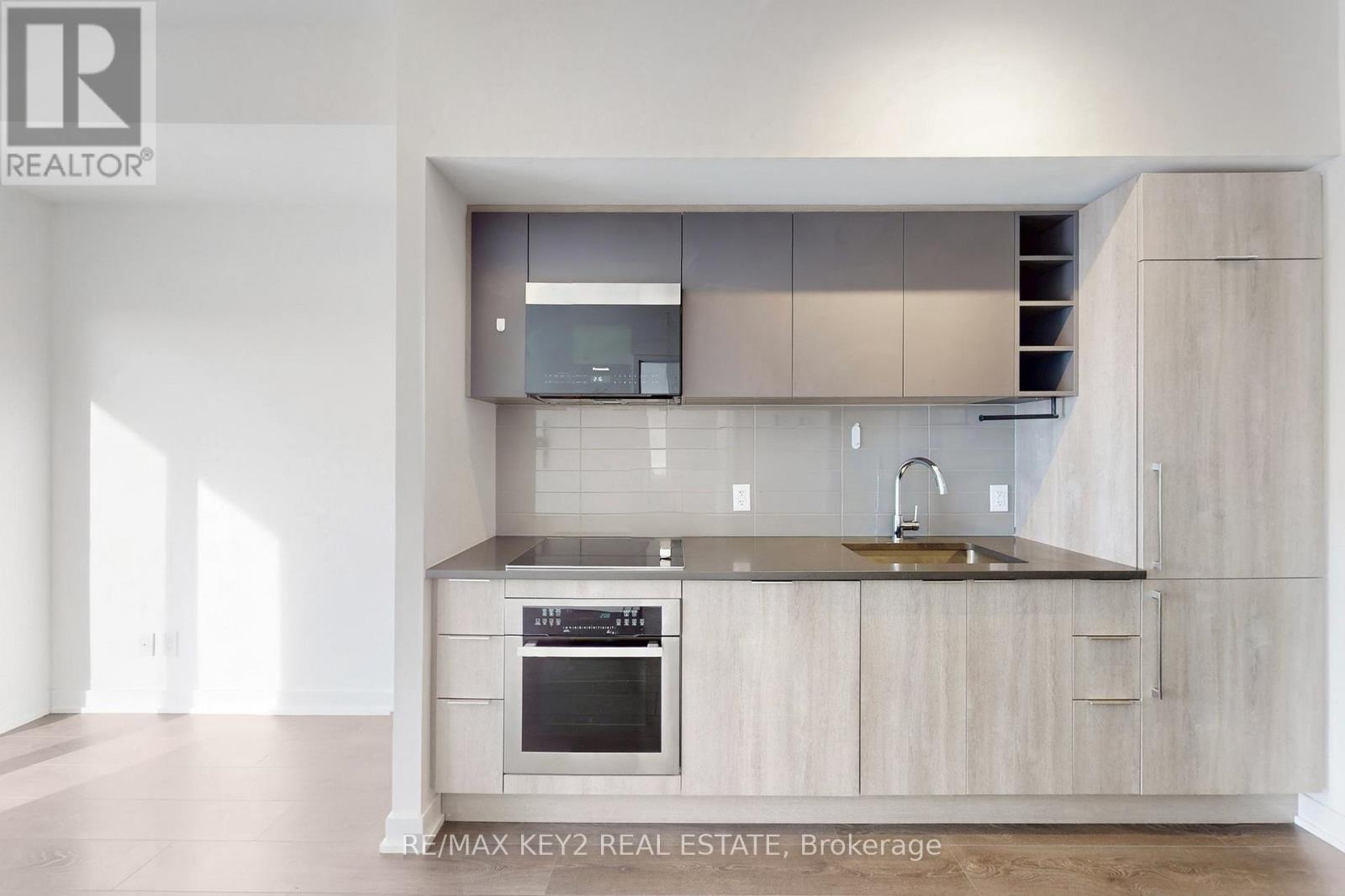 1901 - 2033 Kennedy Road, Toronto, ON - Indoor Photo Showing Kitchen