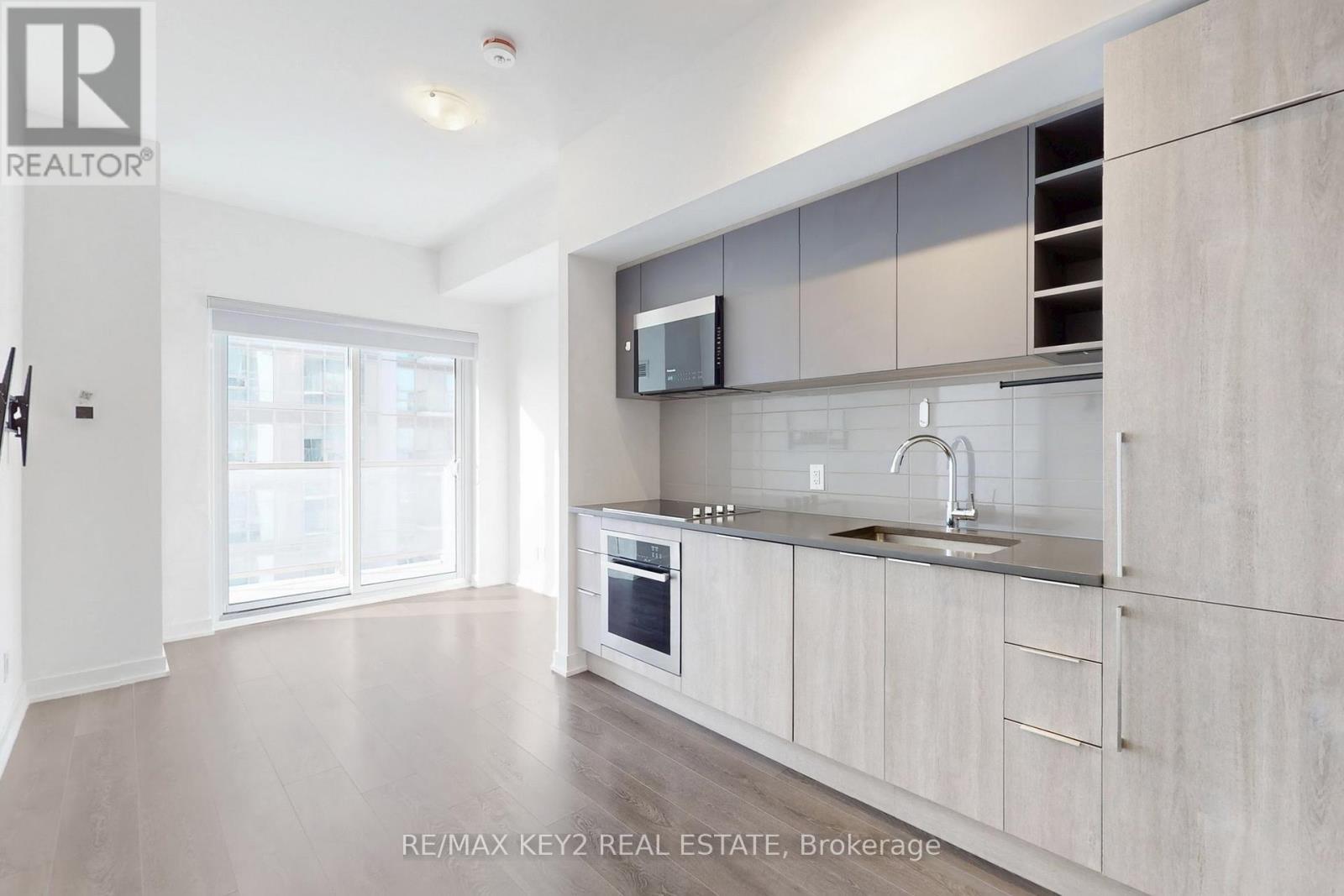 1901 - 2033 Kennedy Road, Toronto, ON - Indoor Photo Showing Kitchen With Upgraded Kitchen