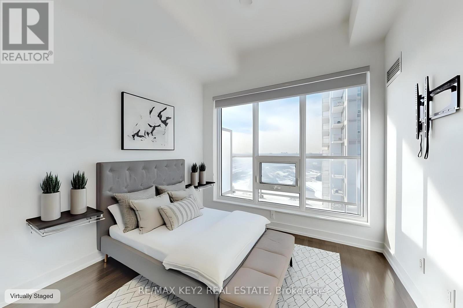 1901 - 2033 Kennedy Road, Toronto, ON - Indoor Photo Showing Bedroom