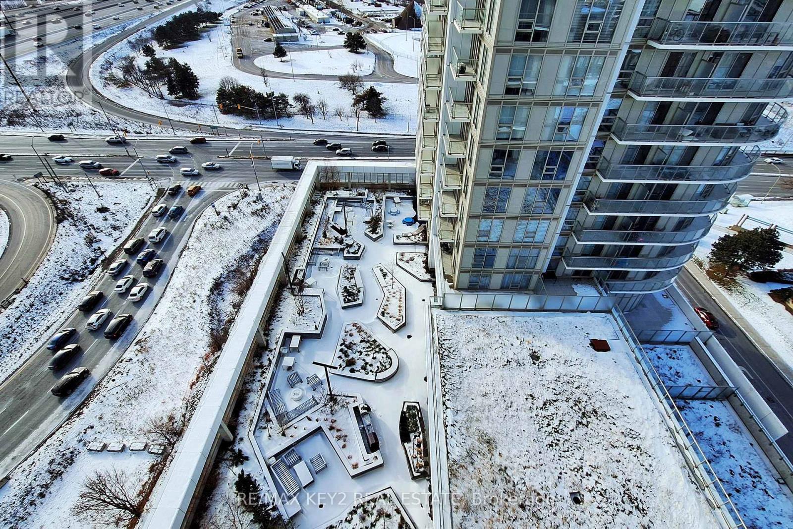 1901 - 2033 Kennedy Road, Toronto, ON - Outdoor