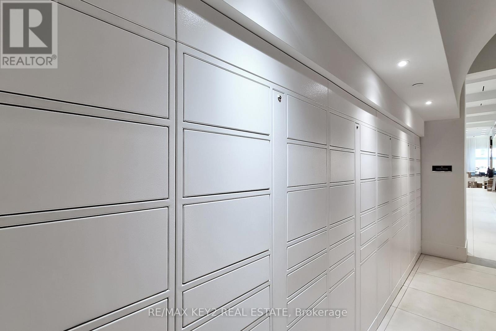 1901 - 2033 Kennedy Road, Toronto, ON - Indoor Photo Showing Other Room