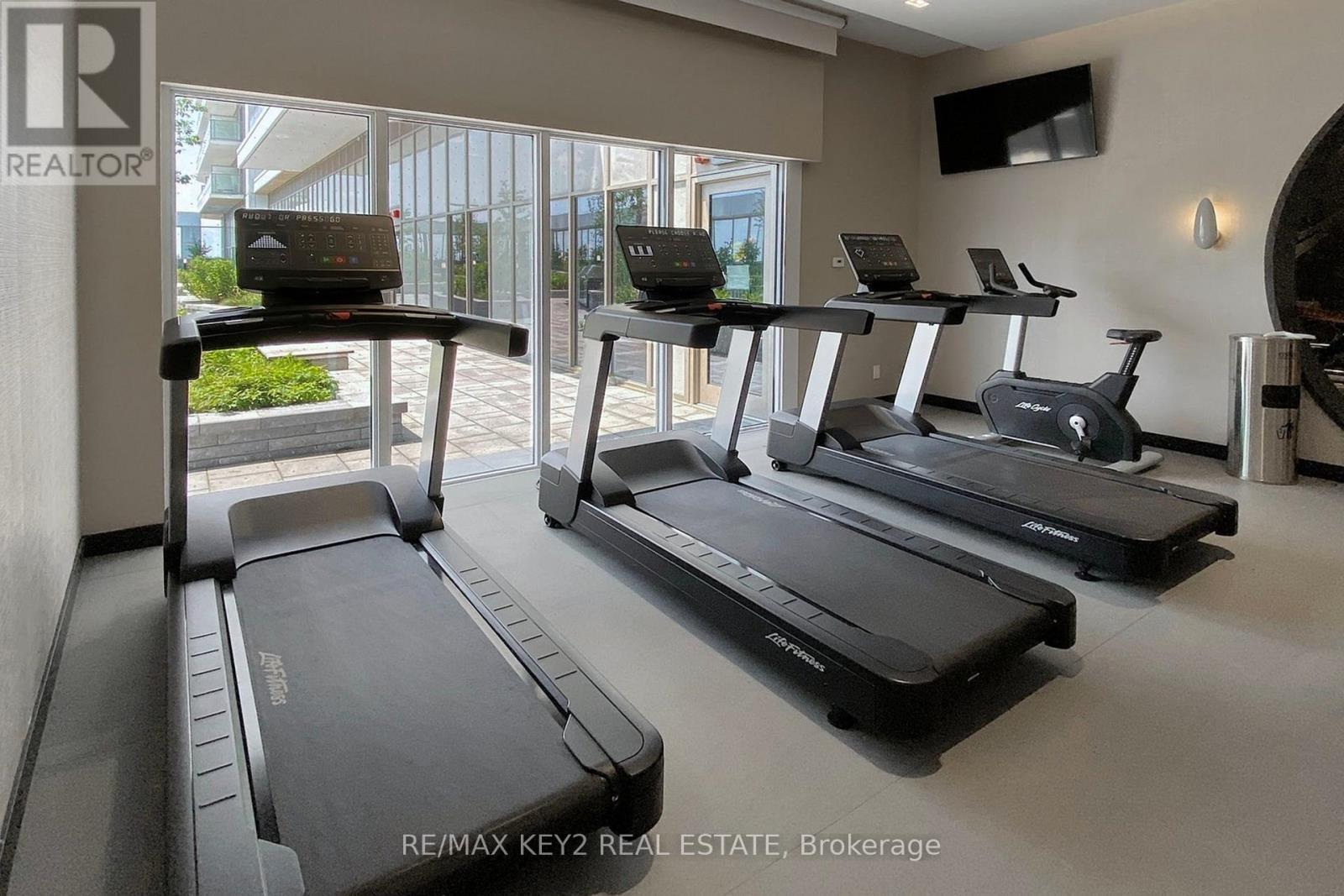 1901 - 2033 Kennedy Road, Toronto, ON - Indoor Photo Showing Gym Room