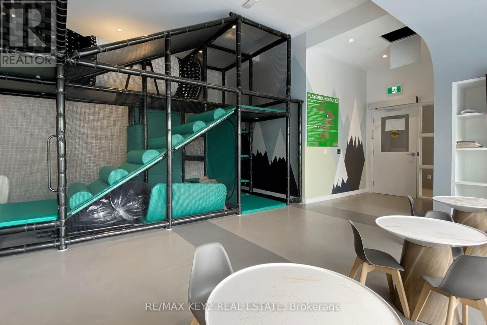 1901 - 2033 Kennedy Road, Toronto, ON - Indoor Photo Showing Other Room