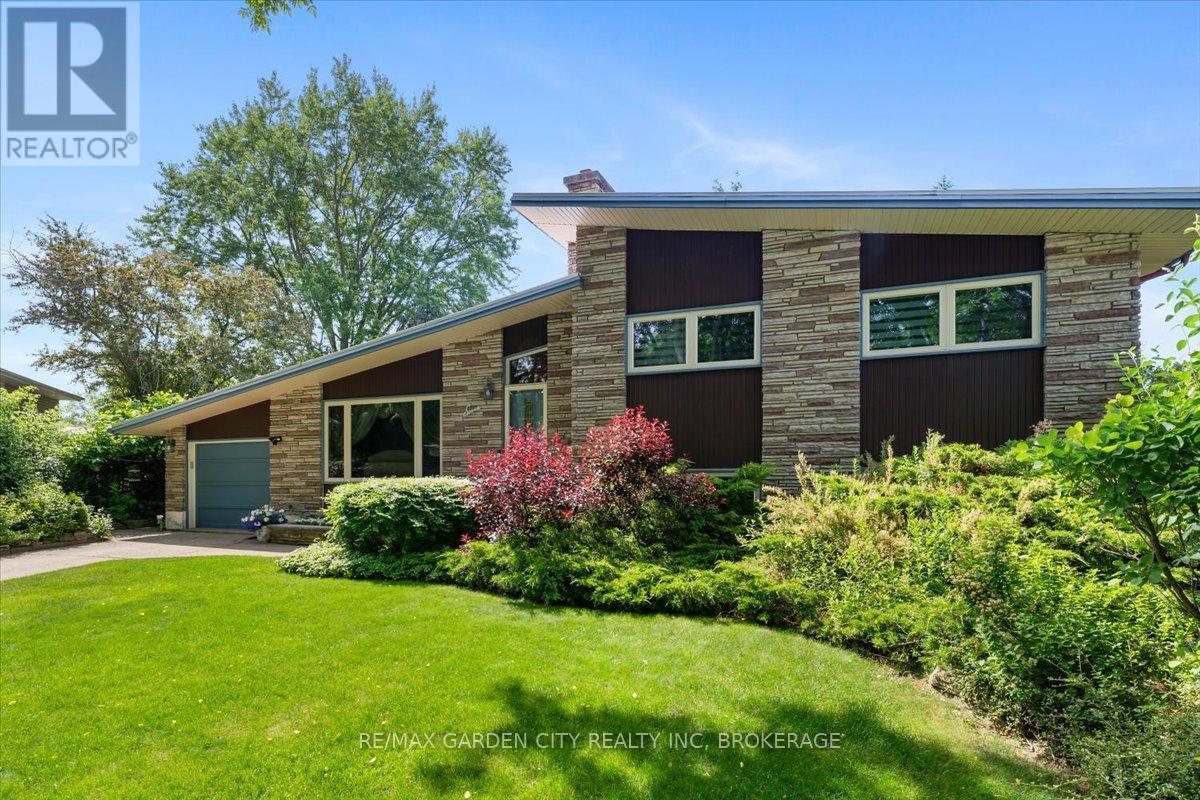 7 Glenayr Place, St. Catharines (Glendale/Glenridge), ON - Outdoor