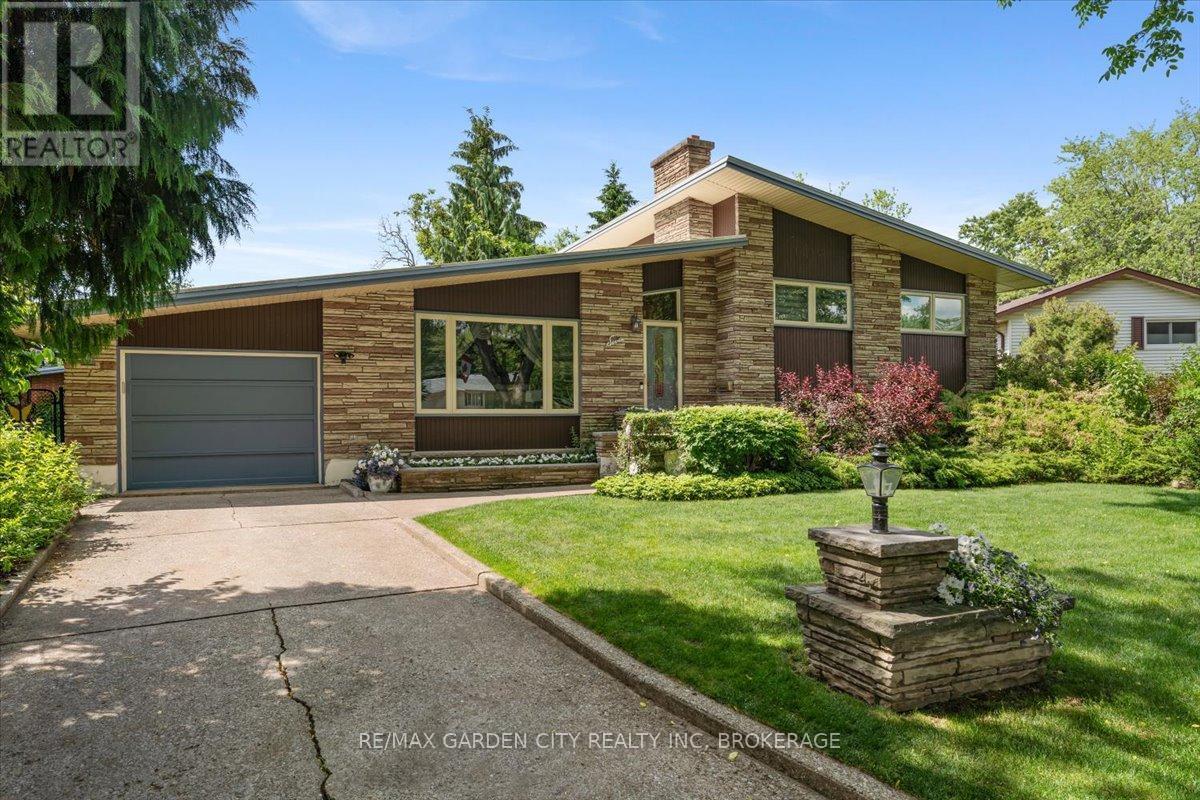 7 Glenayr Place, St. Catharines (Glendale/Glenridge), ON - Outdoor