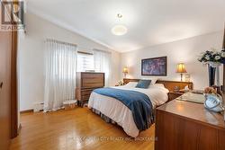 primary bedroom w/ ensuite privilege -