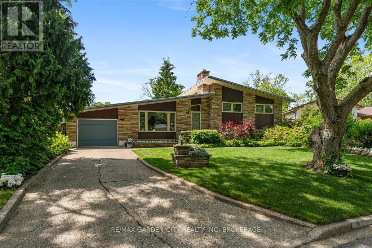 7 Glenayr Place, St. Catharines (Glendale/Glenridge), ON - Outdoor