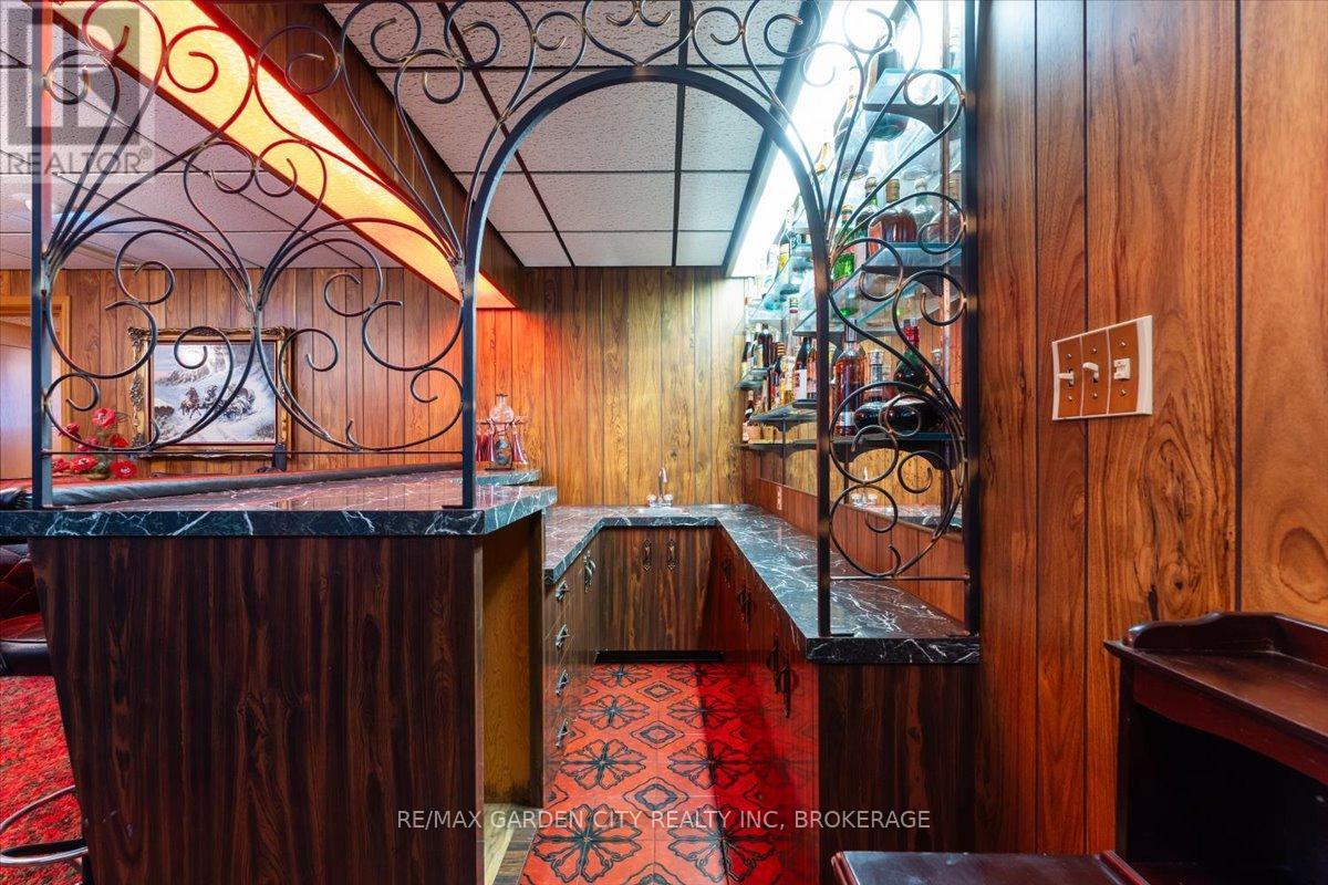 7 Glenayr Place, St. Catharines (Glendale/Glenridge), ON - Indoor Photo Showing Other Room