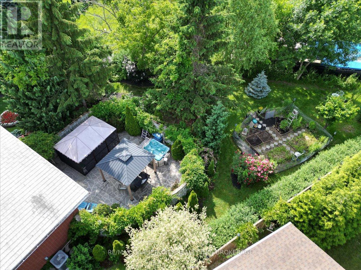 7 Glenayr Place, St. Catharines (Glendale/Glenridge), ON - Outdoor