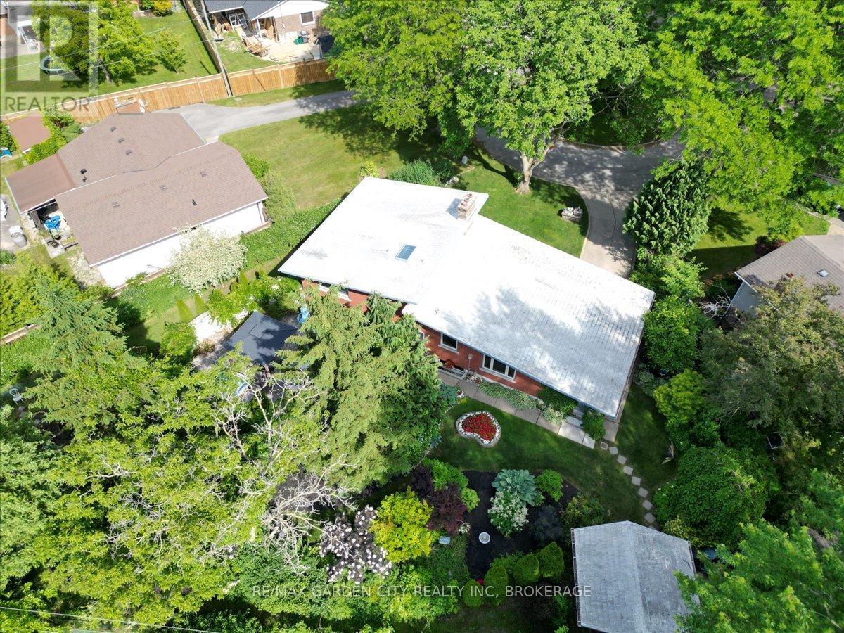 7 Glenayr Place, St. Catharines (Glendale/Glenridge), ON - Outdoor