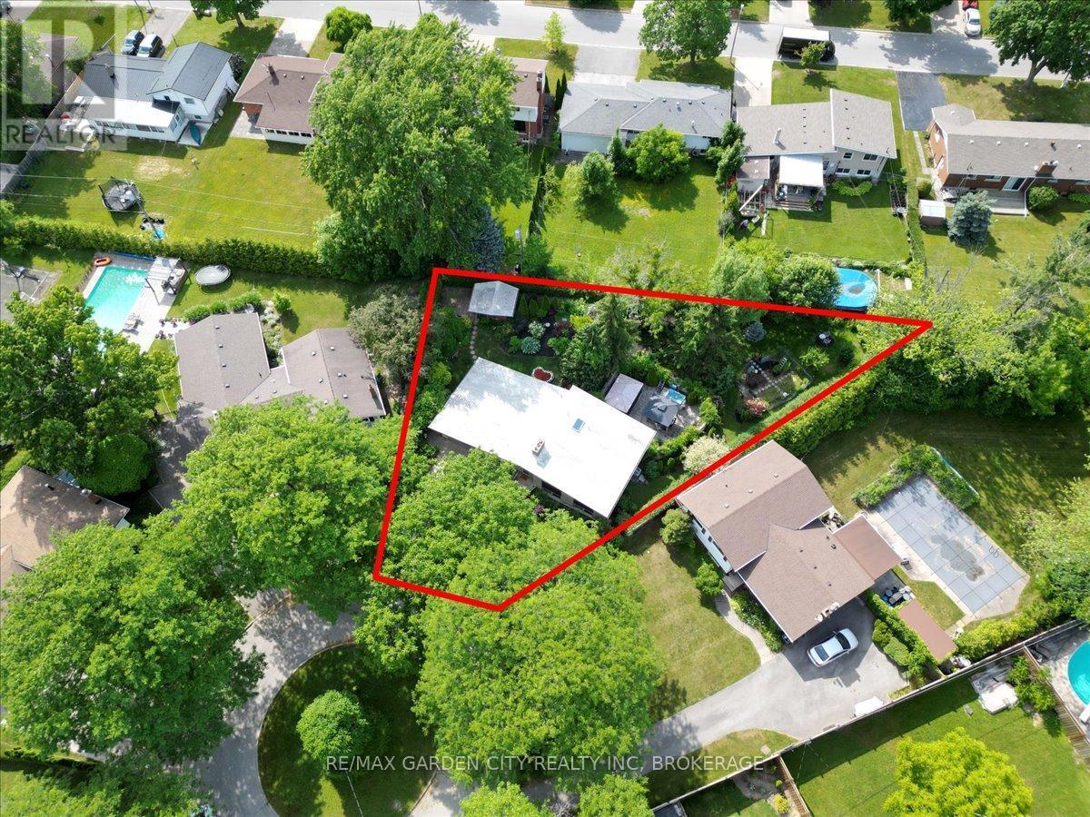 7 Glenayr Place, St. Catharines (Glendale/Glenridge), ON - Outdoor With View