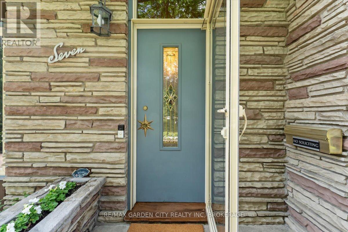 7 Glenayr Place, St. Catharines (Glendale/Glenridge), ON -