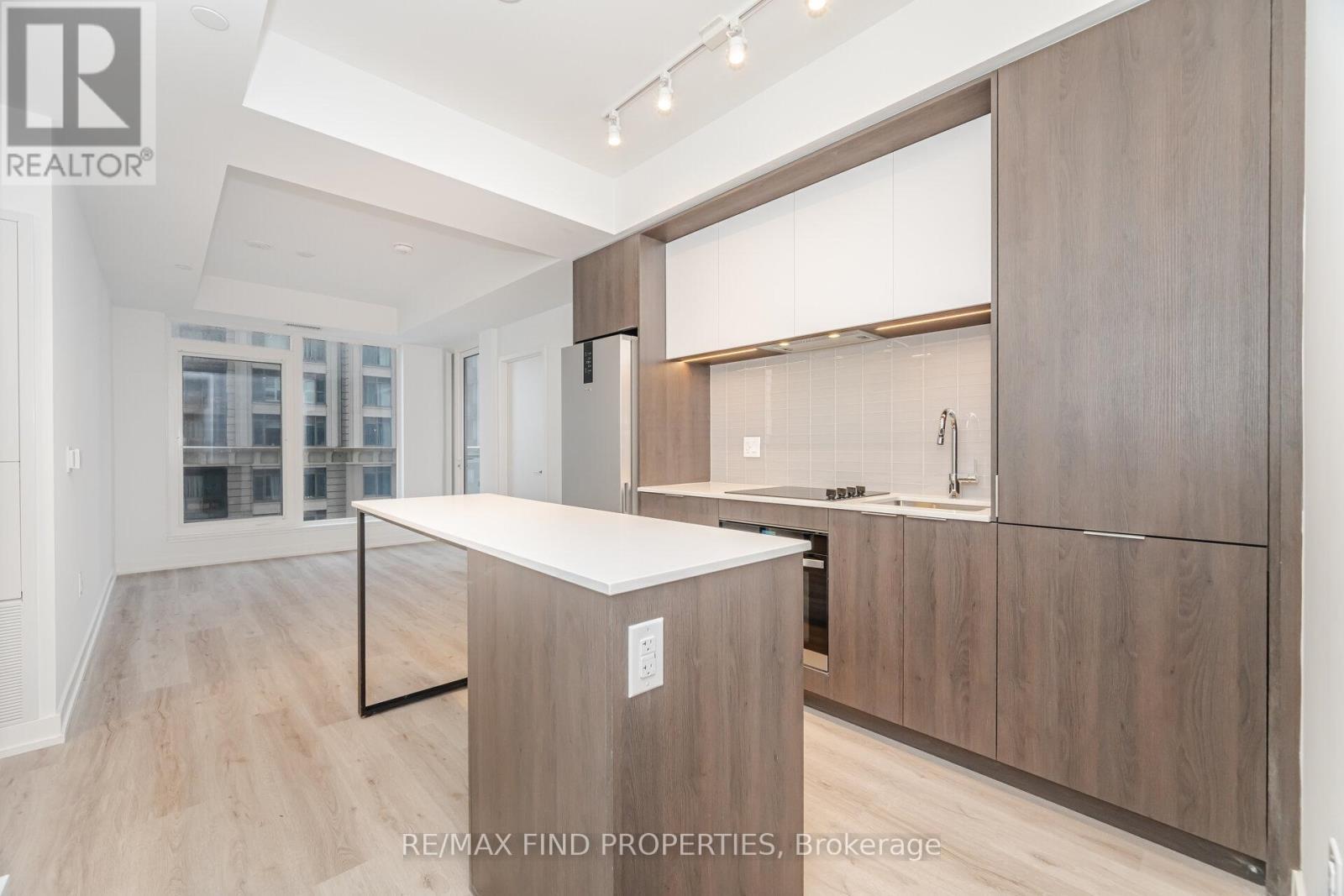 3105 - 395 Square One Drive, Mississauga, ON - Indoor Photo Showing Kitchen