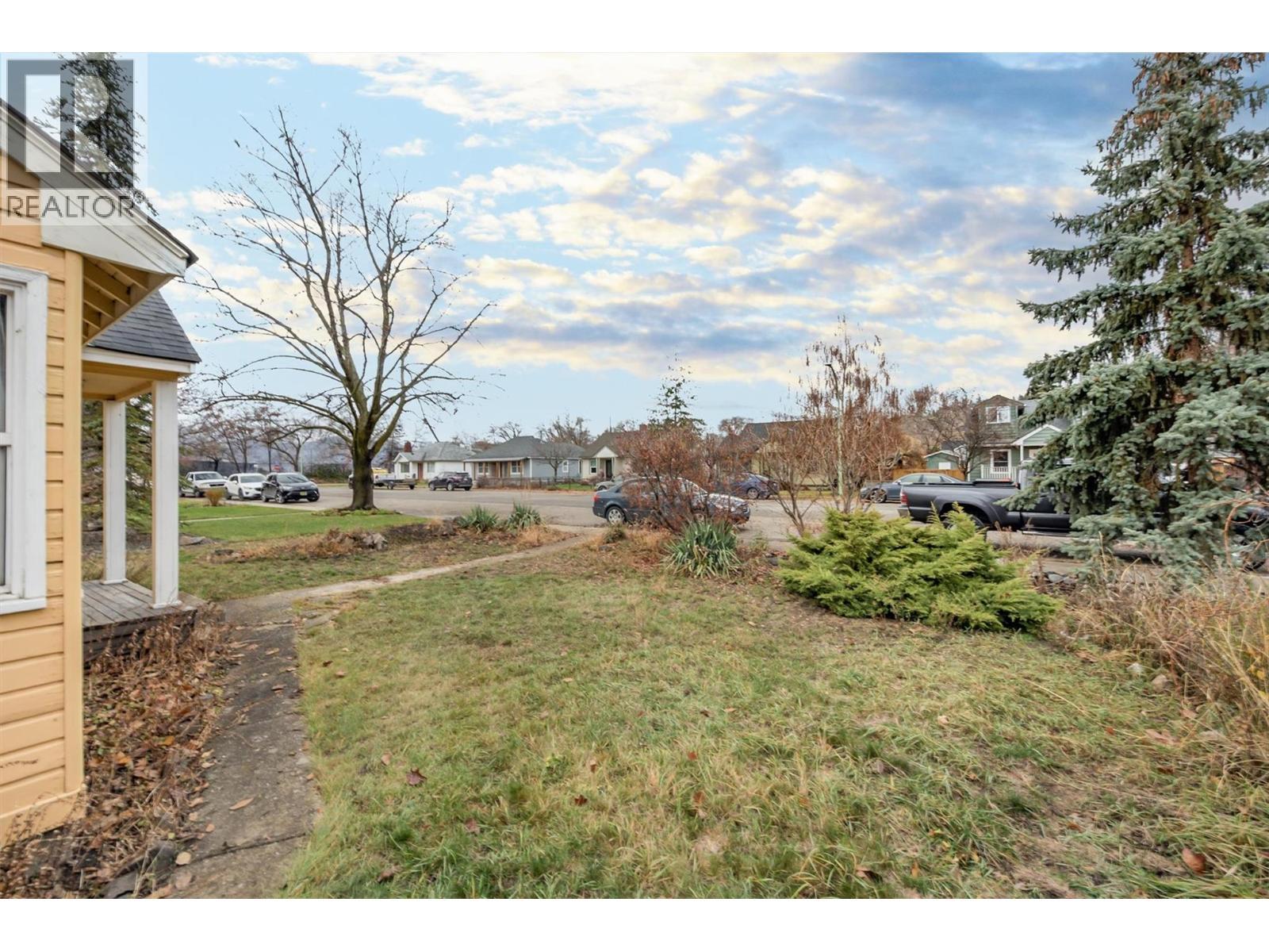 541 Okanagan Boulevard, Kelowna, BC - Outdoor With View