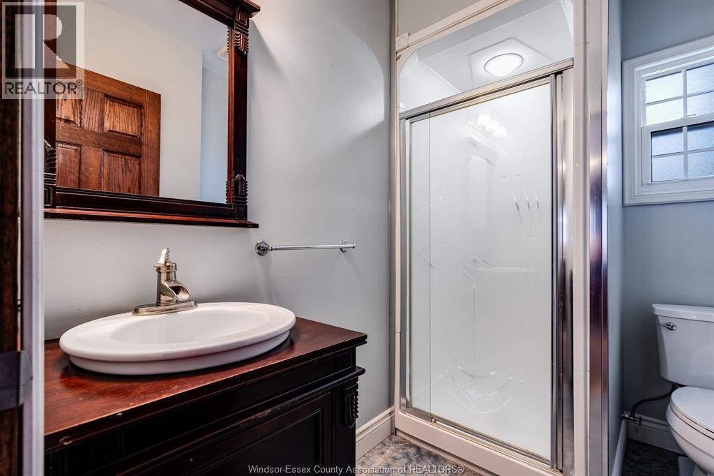 30 Mill Street East, Kingsville, ON - Indoor Photo Showing Bathroom