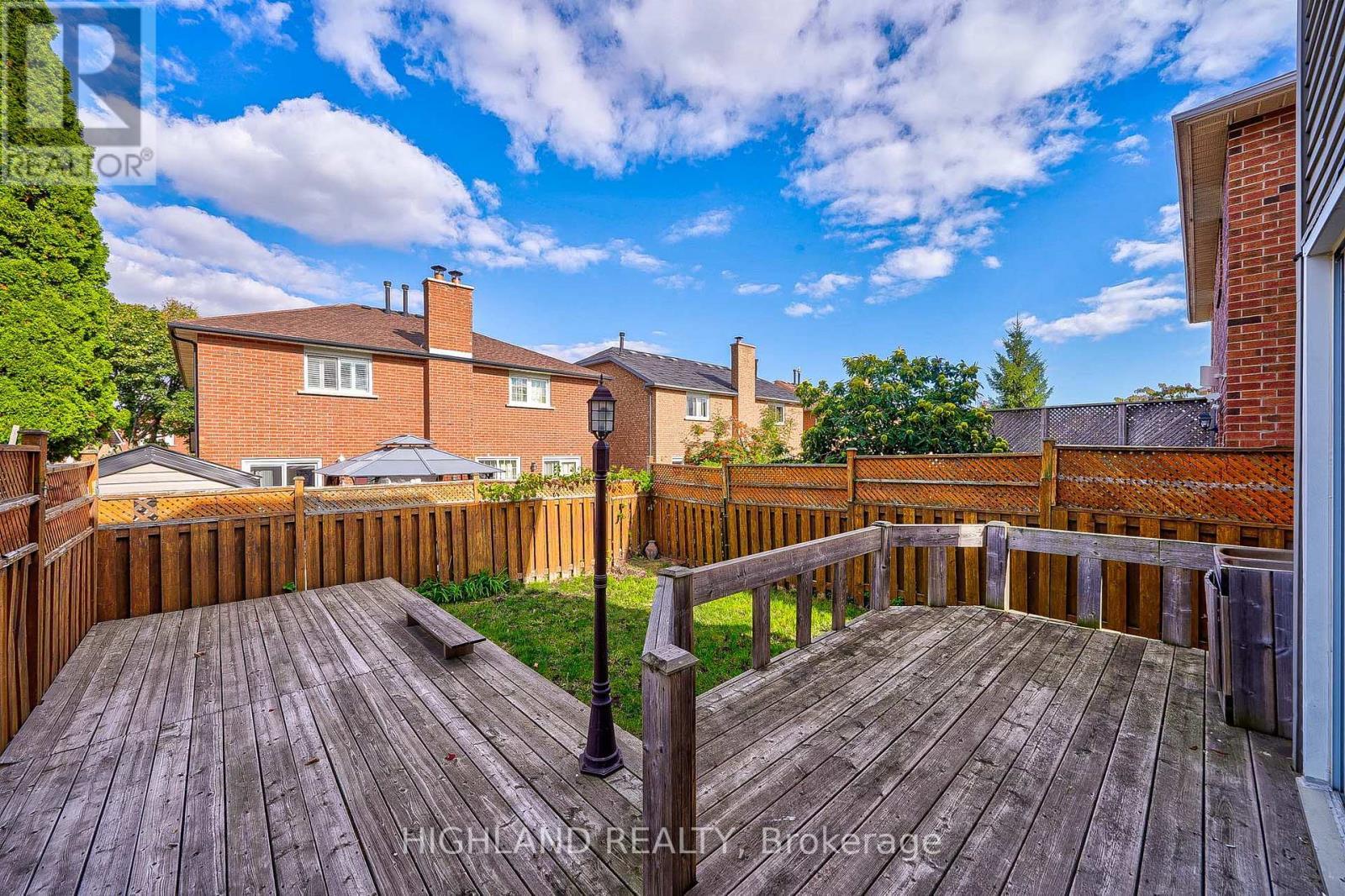 5634 Whistler Crescent, Mississauga, ON - Outdoor With Deck Patio Veranda