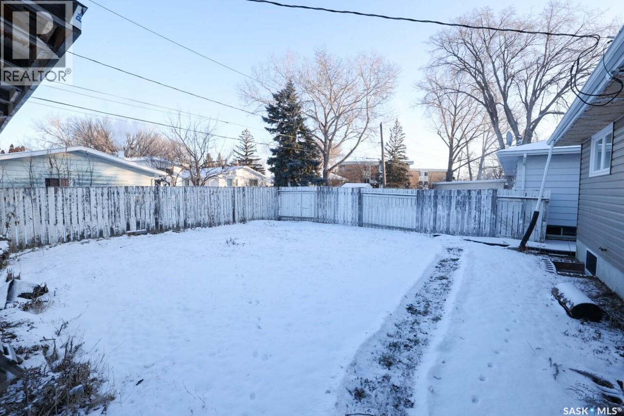 60 Cowburn Crescent, Regina, SK - Outdoor