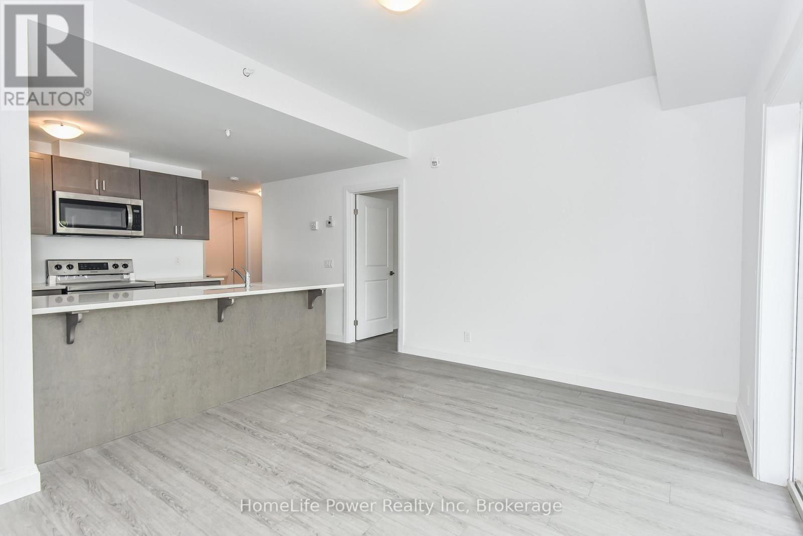 208 - 170 Northumberland Road W, North Dumfries, ON - Indoor Photo Showing Kitchen