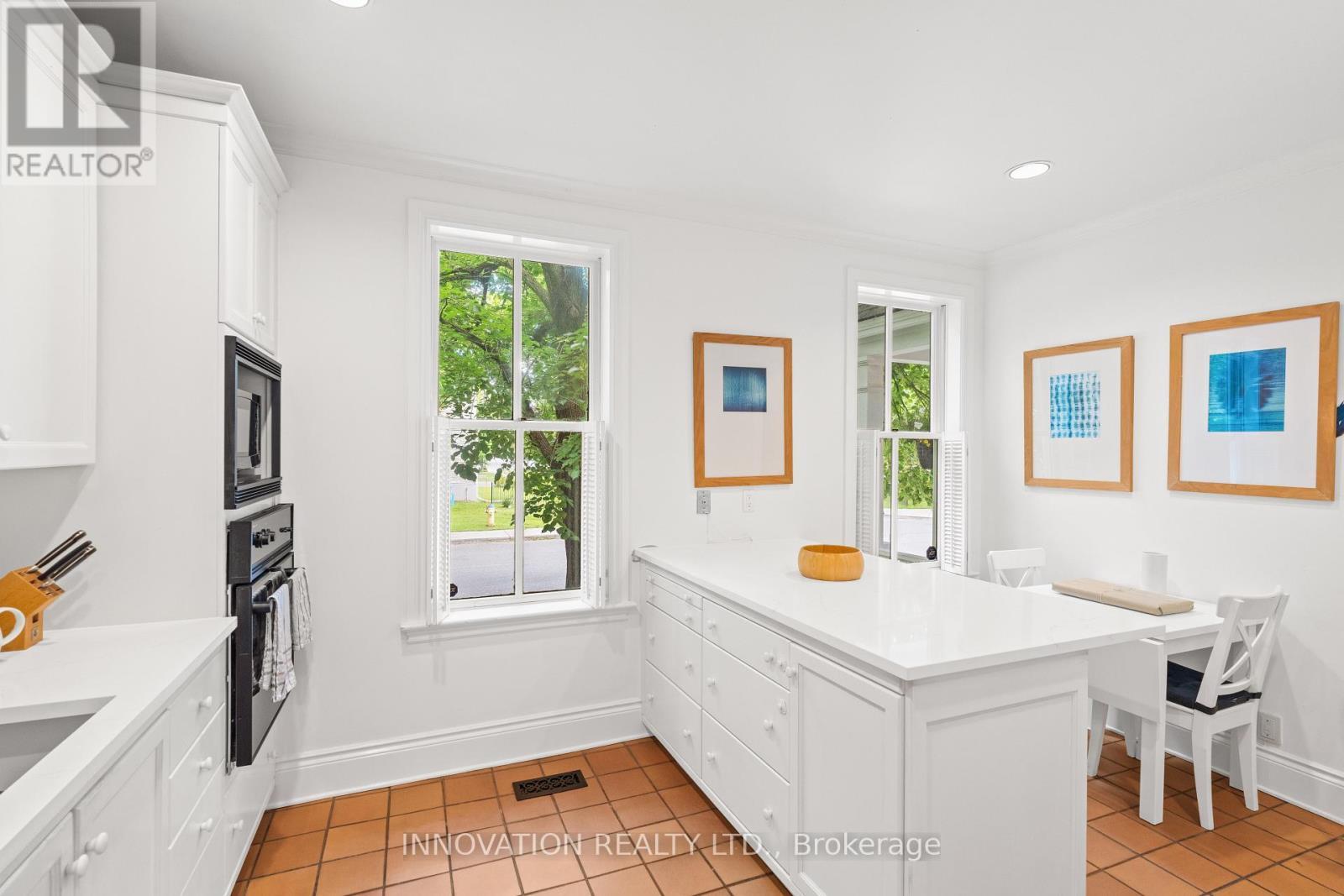 135 Stanley Avenue, Ottawa, ON - Indoor Photo Showing Kitchen