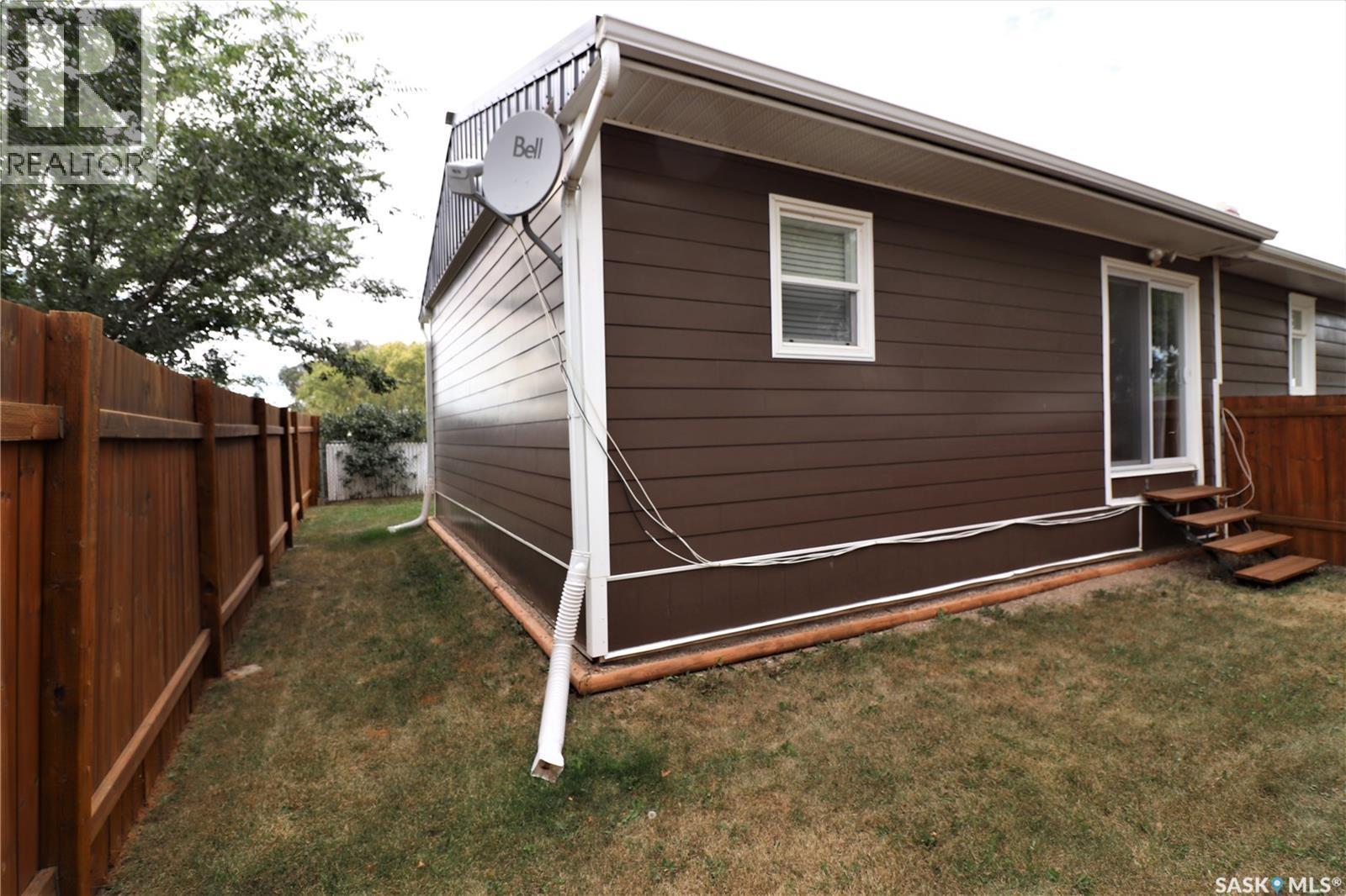 38 Railway Avenue, Plenty, SK - Outdoor With Exterior