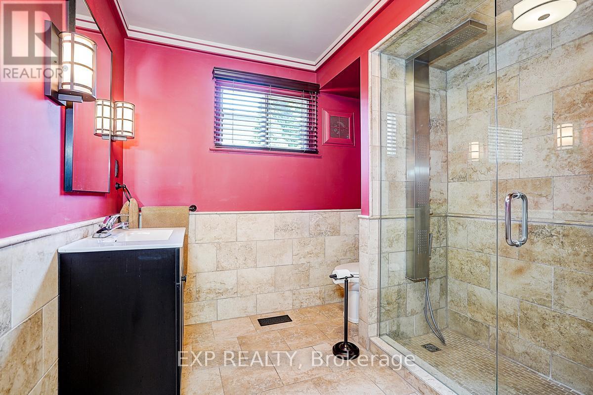 62 Kempsell Crescent, Toronto, ON - Indoor Photo Showing Bathroom