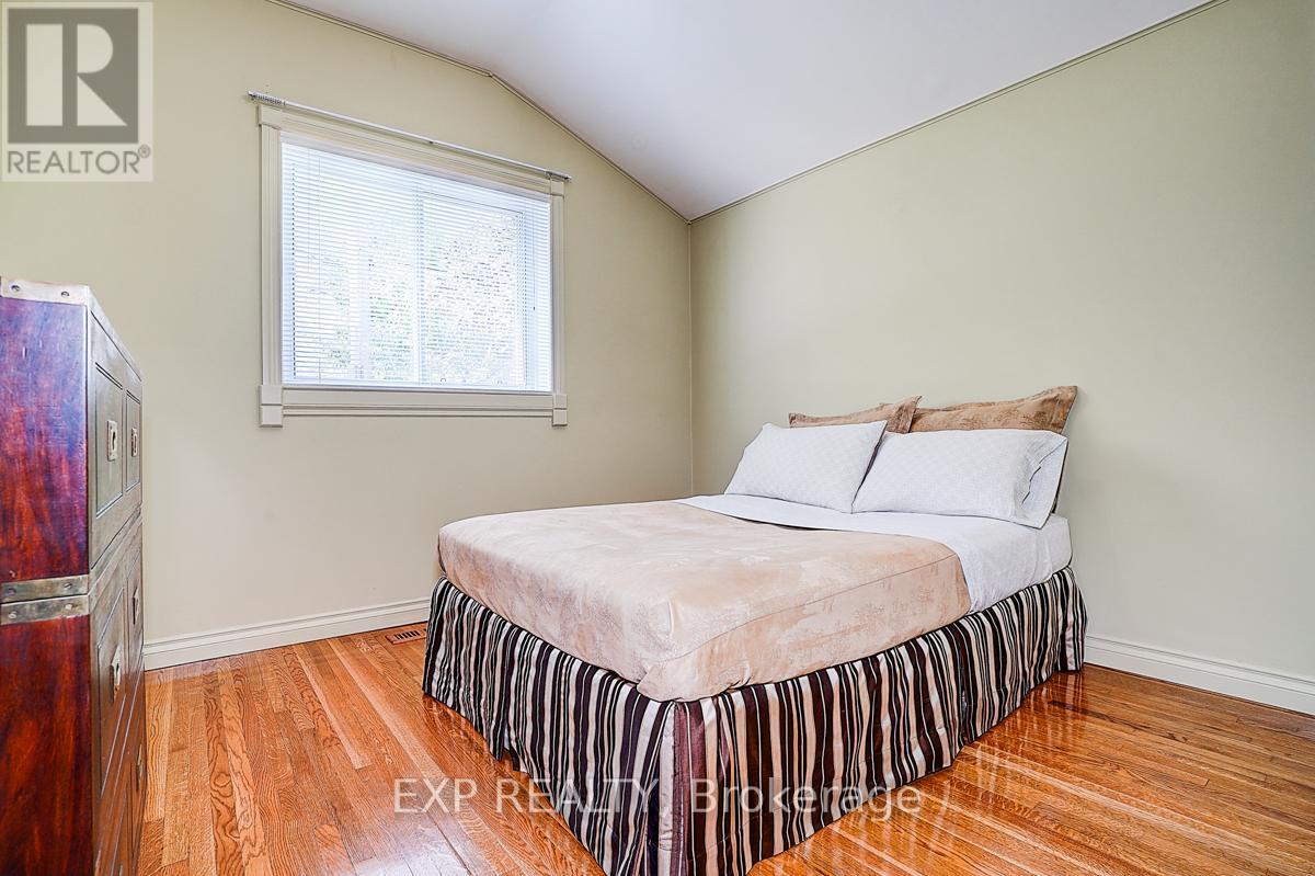 62 Kempsell Crescent, Toronto, ON - Indoor Photo Showing Bedroom