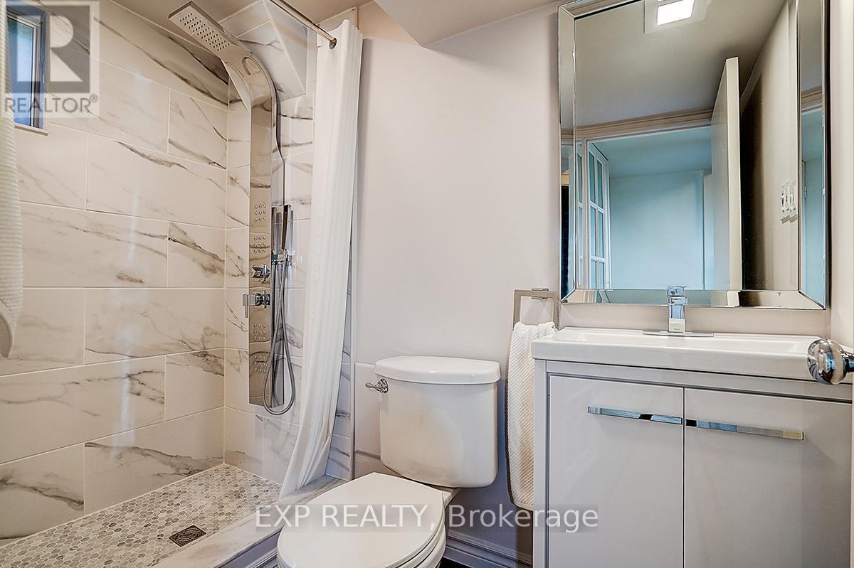 62 Kempsell Crescent, Toronto, ON - Indoor Photo Showing Bathroom