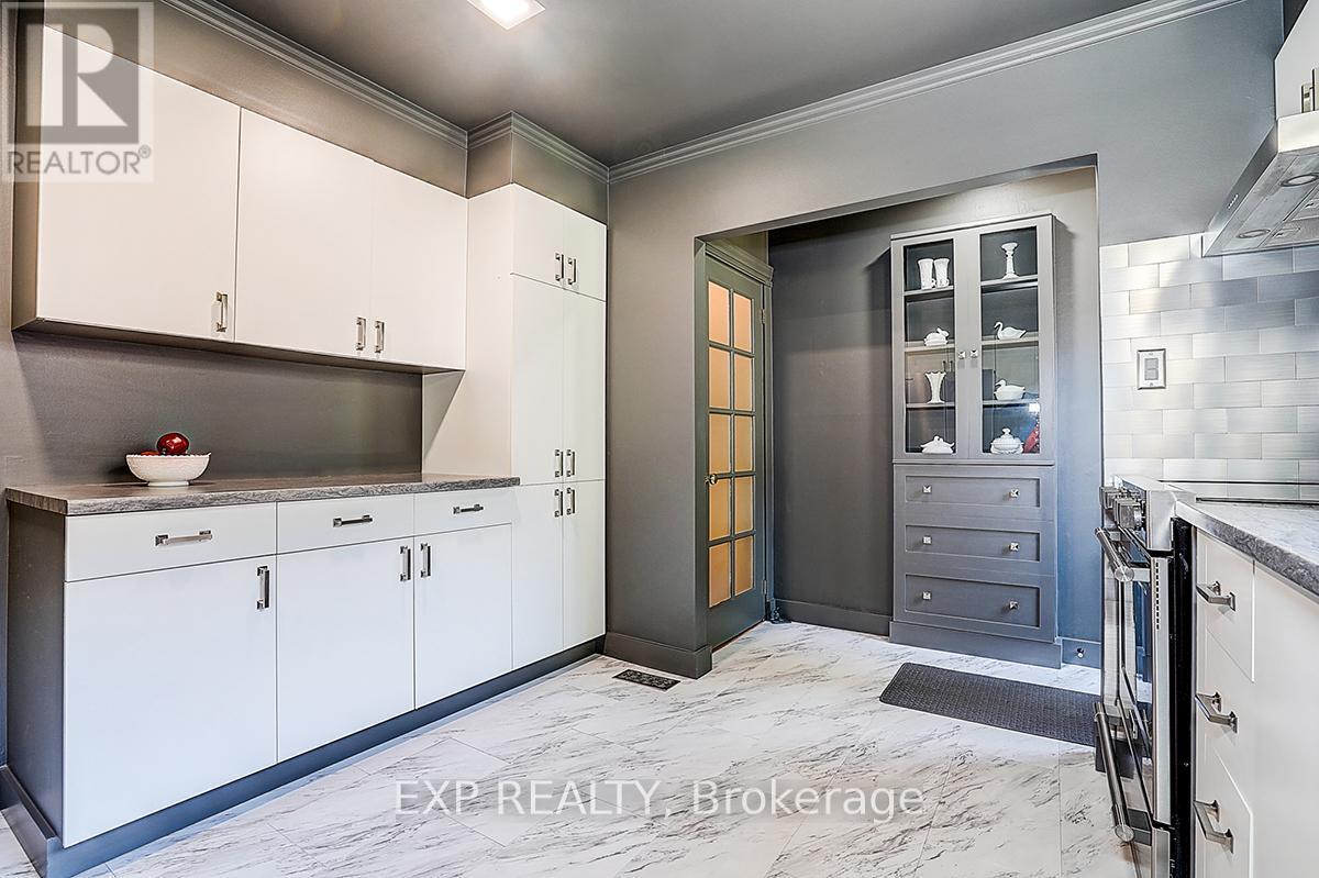 62 Kempsell Crescent, Toronto, ON - Indoor